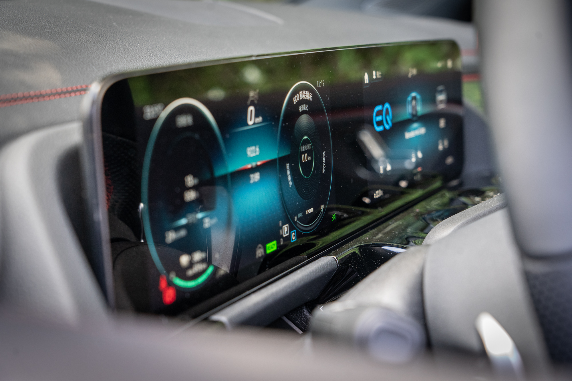 12.3 吋數位儀表板。