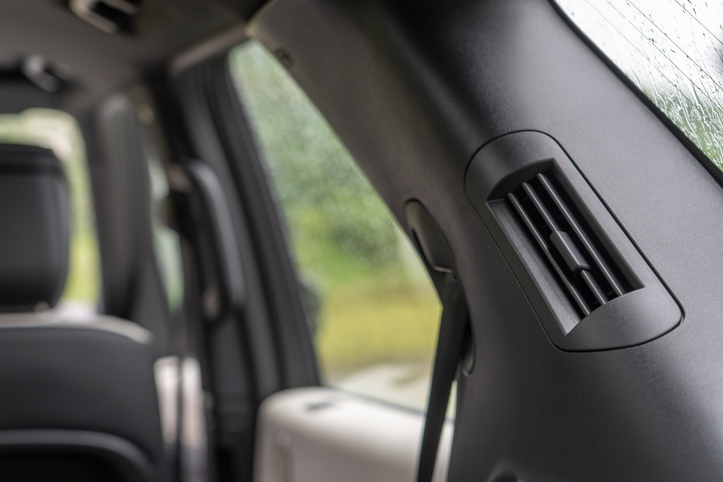 第三排也有空調出風口。