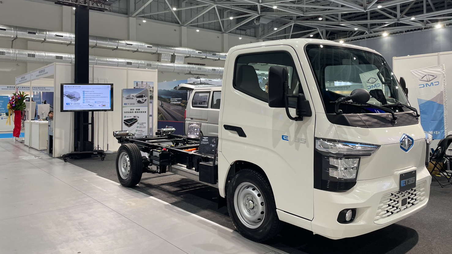 中華汽車參展「2025 亞太智慧商業物流展」，展出自主研發電動商用車 ET35 與 E300