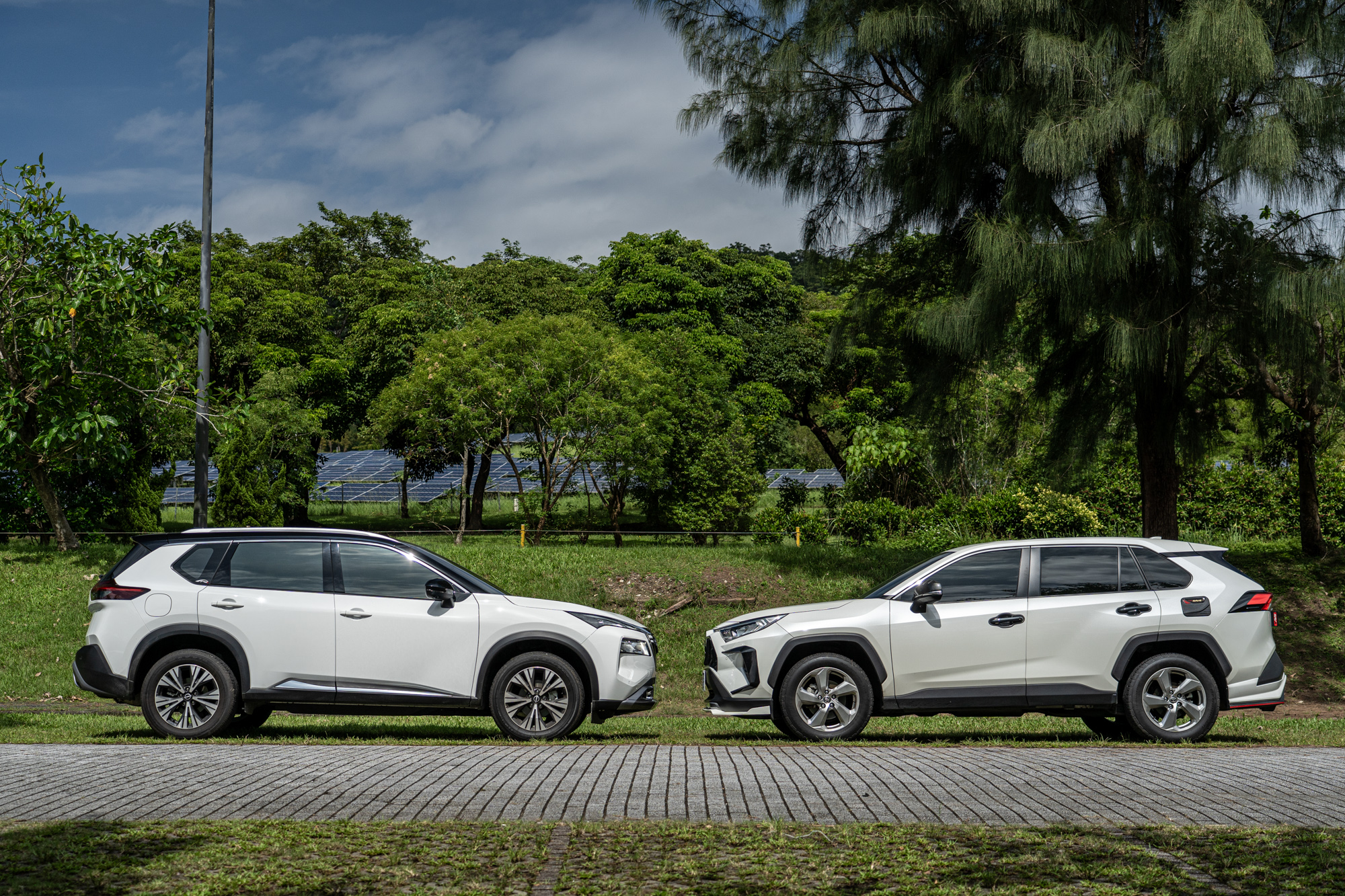 兩車的車身尺碼相當接近。