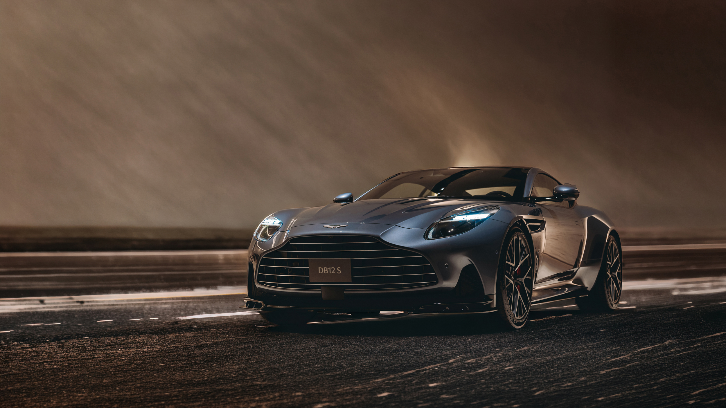 Aston Martin DB12 基礎售價 1,488 萬起在台發表！