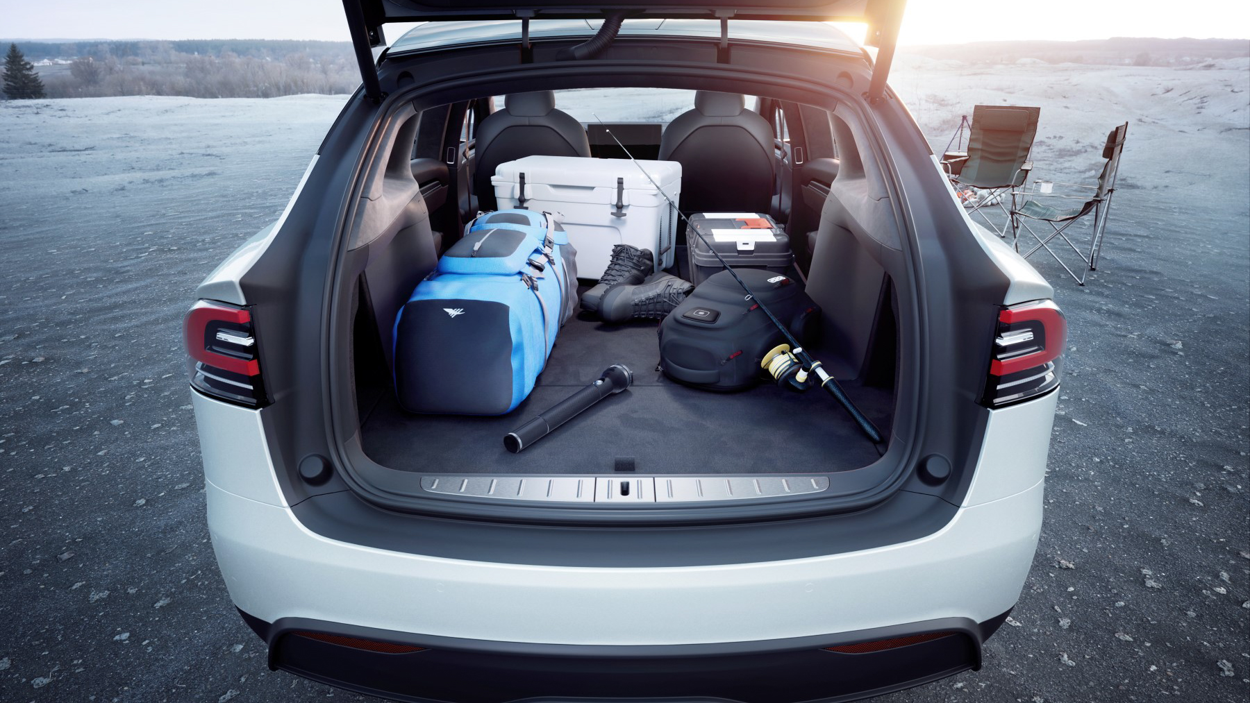 Tesla 推軟體更新 新增多項行車、導航與行李廂自動開啟功能