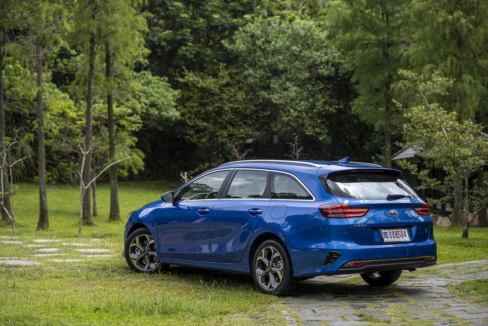 試駕車型為 Kia Ceed Sportswagon ,正式售價為新台幣 109.8 萬元。