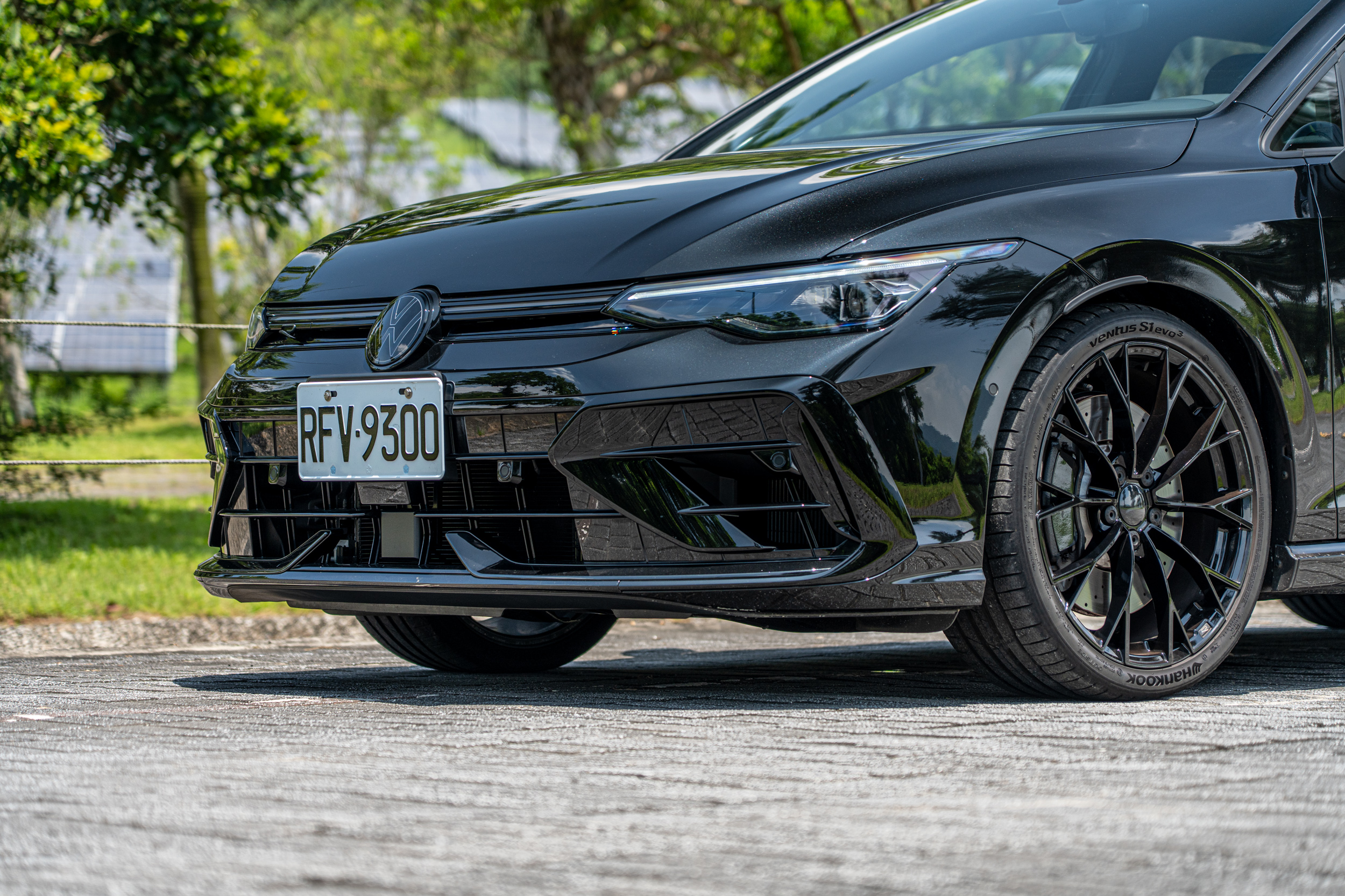 相較於 Golf R Air，Black Edition 的整體設計更為激進前衛。