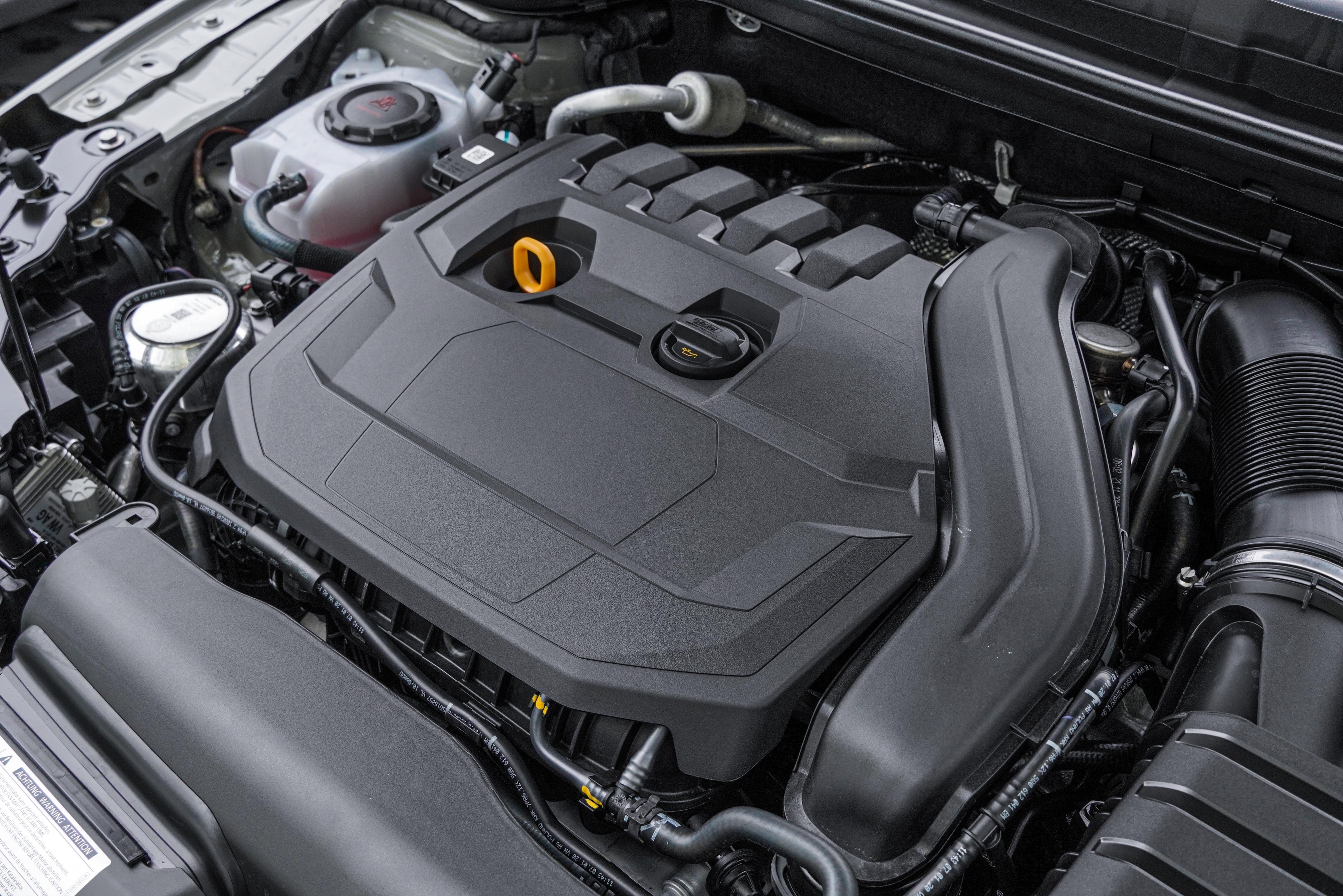 TSI 4 缸渦輪增壓汽油引擎出力為 150 hp@5000-6000 rpm；25.5 kgm@1500-3500 rpm。