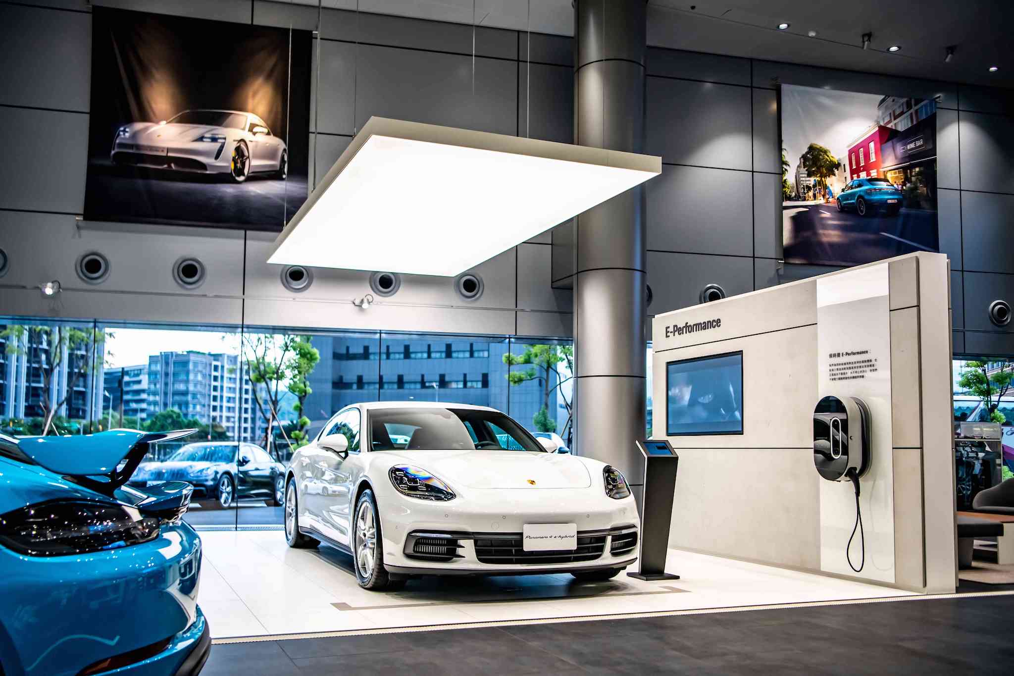 「E-Performance Module」展示新世代純電或混合動力車款，與數位化創新科技服務。