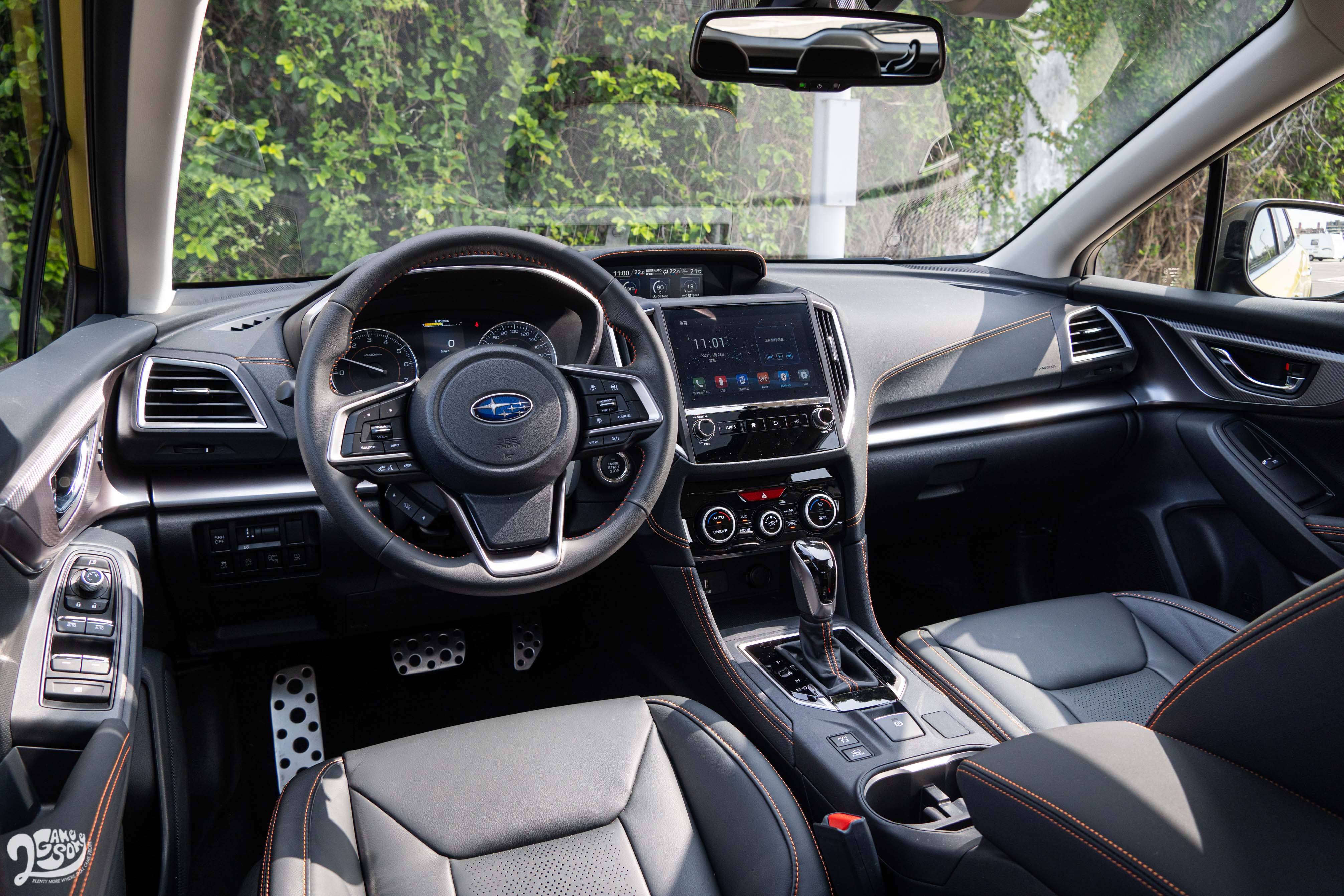 內裝方面，XV 維持 Subaru 一貫的「工程師」風格內裝。