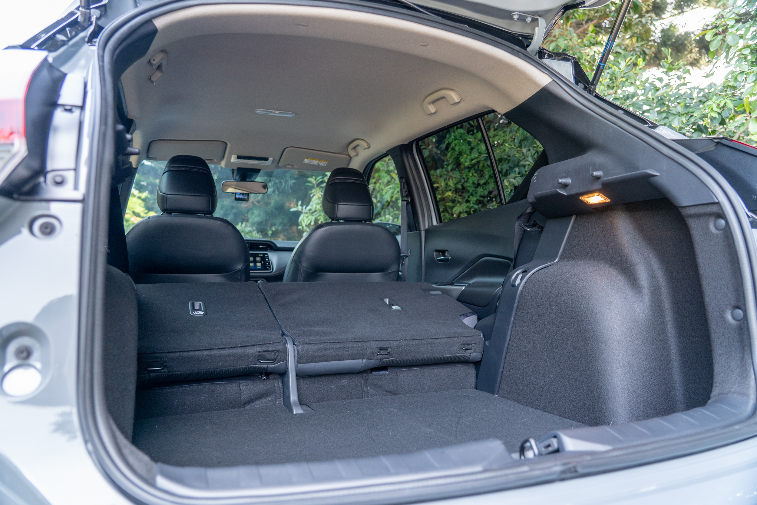 標準乘坐狀態下後廂容積就已高達428公升，還可透過後座椅背前傾進一步擴充置物機能。