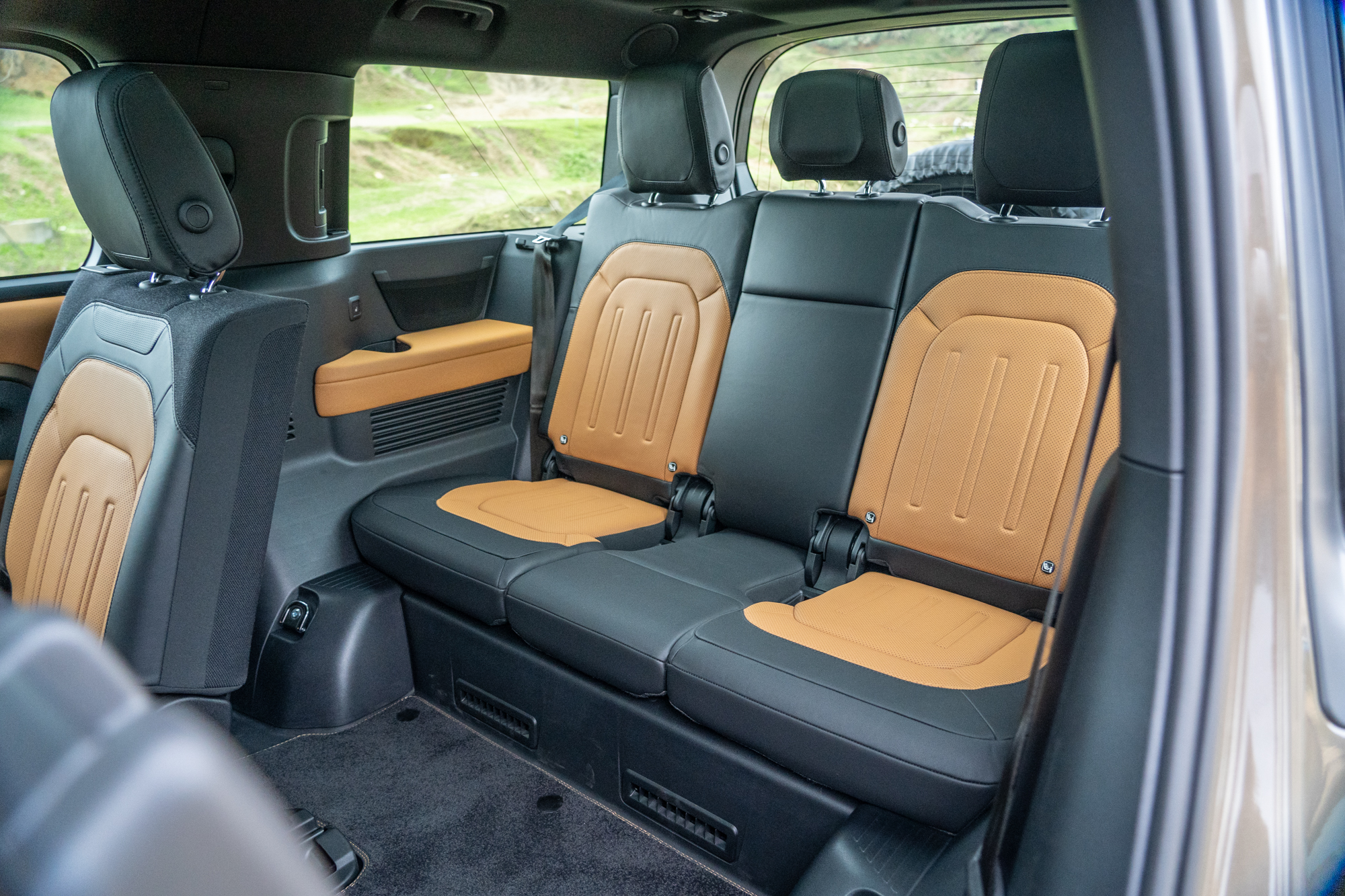 第三排座椅也有加熱功能。