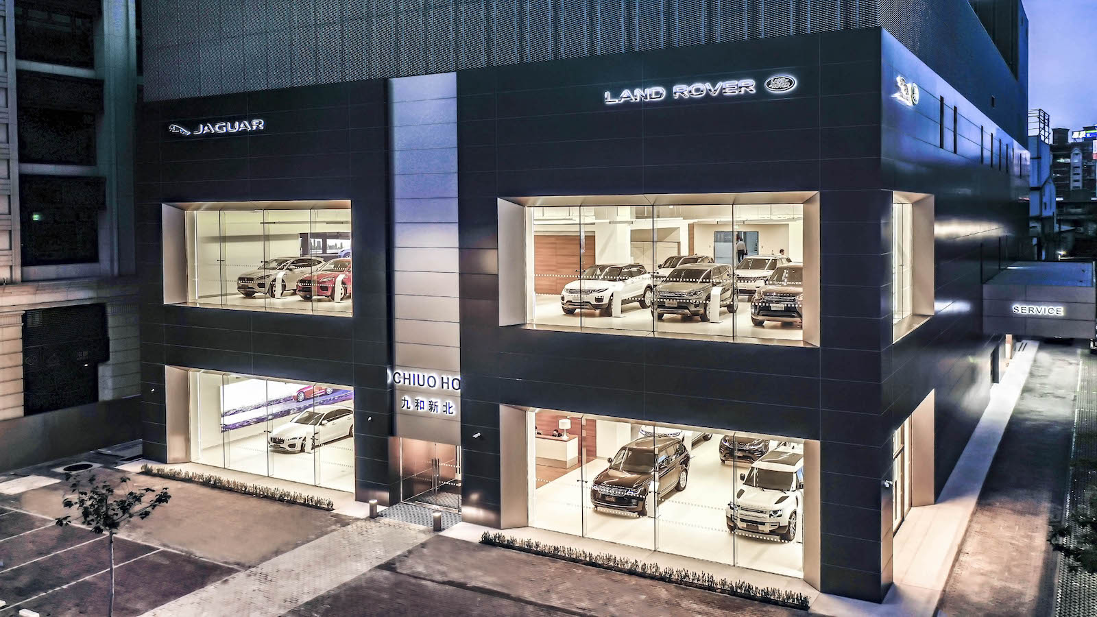 Jaguar Land Rover 新北九和旗艦展間開幕 品牌最強技師團隊齊聚