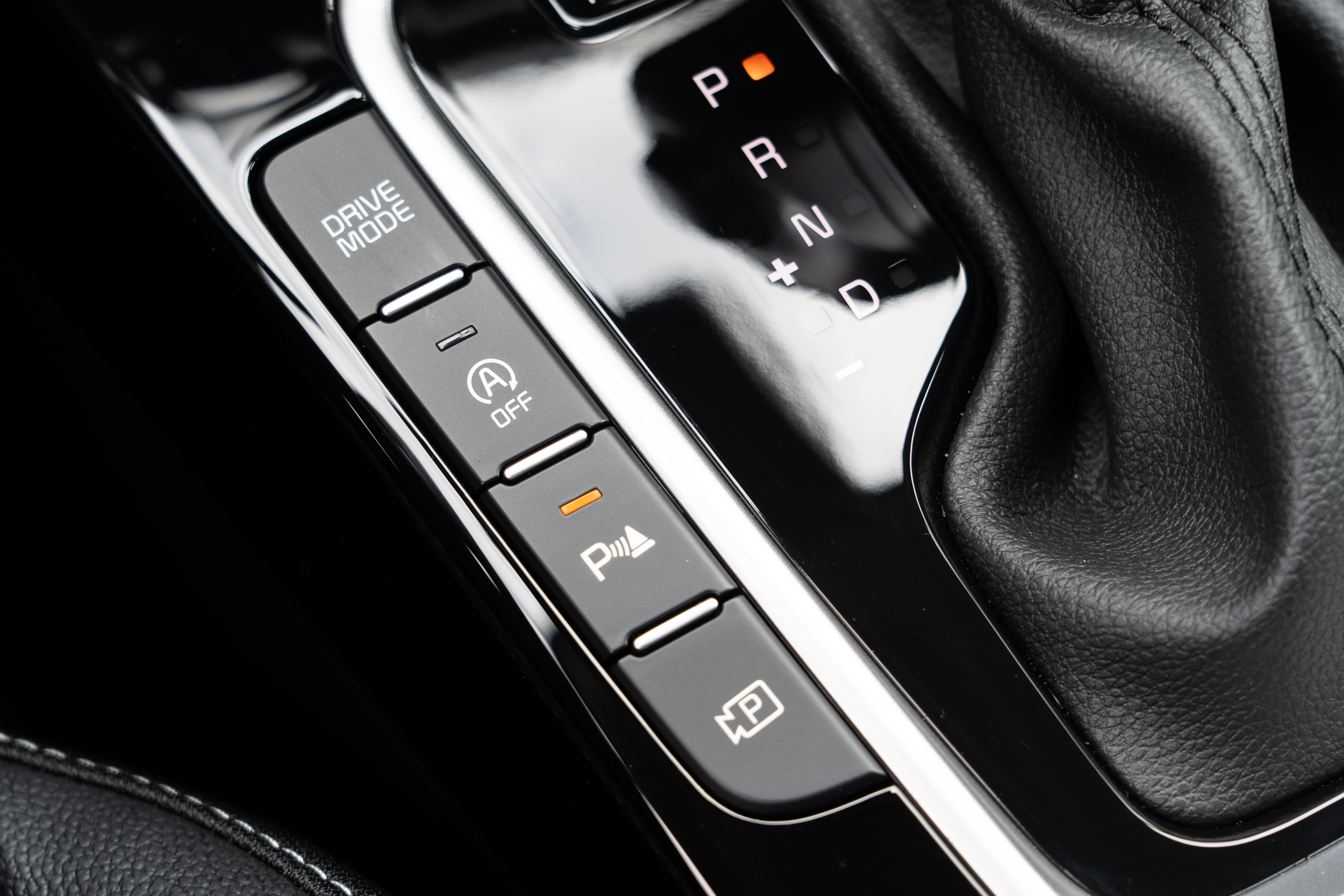 具備 ECO 節能 / Normal 一般 / Sport 運動等三種模式的可變行車駕馭系統。