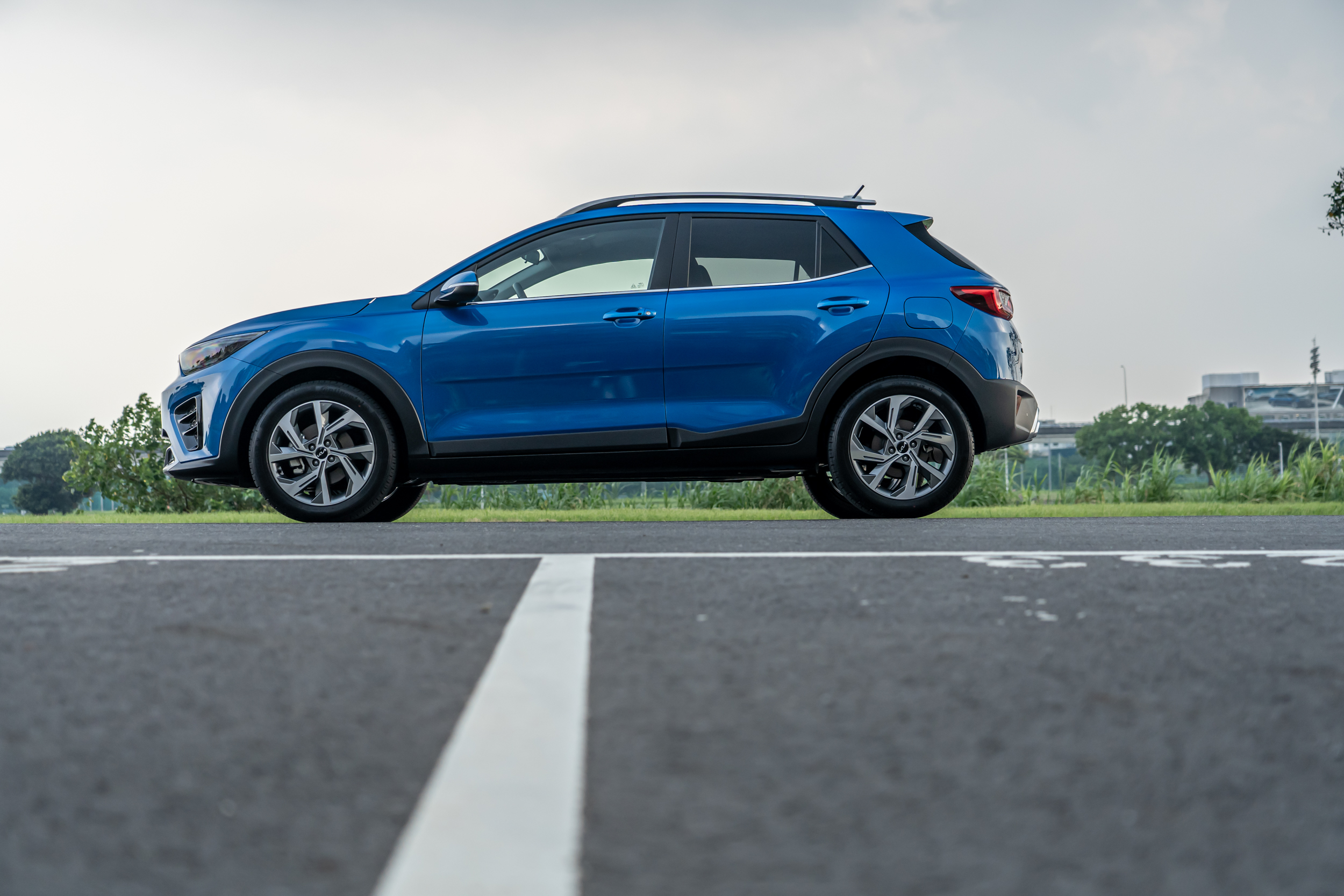 日前 Kia Stonic 正式進行 24 年式轉換,配備有增有減。