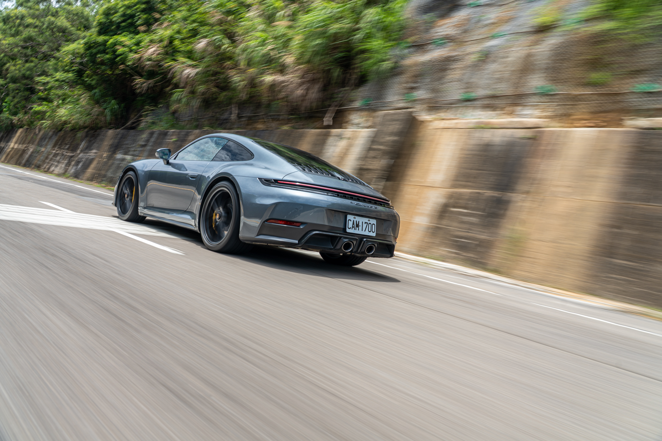 縱使加入許多電氣化技術,本車仍能夠將車重控制在一定水準。