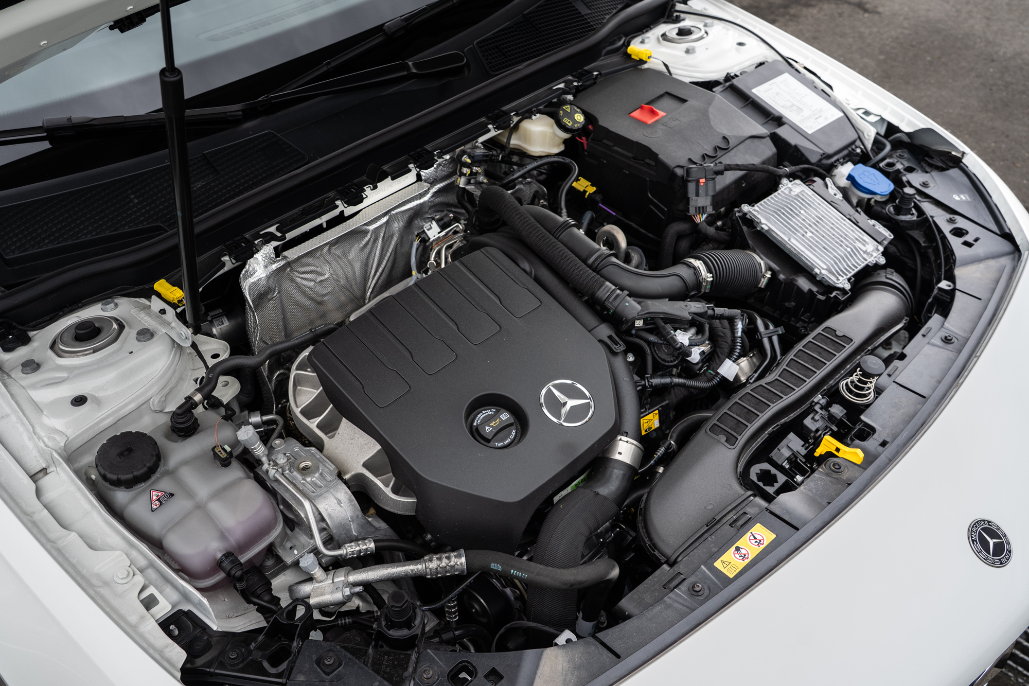 搭載1.3升直列四缸渦輪增壓引擎結合48V輕油電系統，搭配DCT雙離合器七速變速箱。