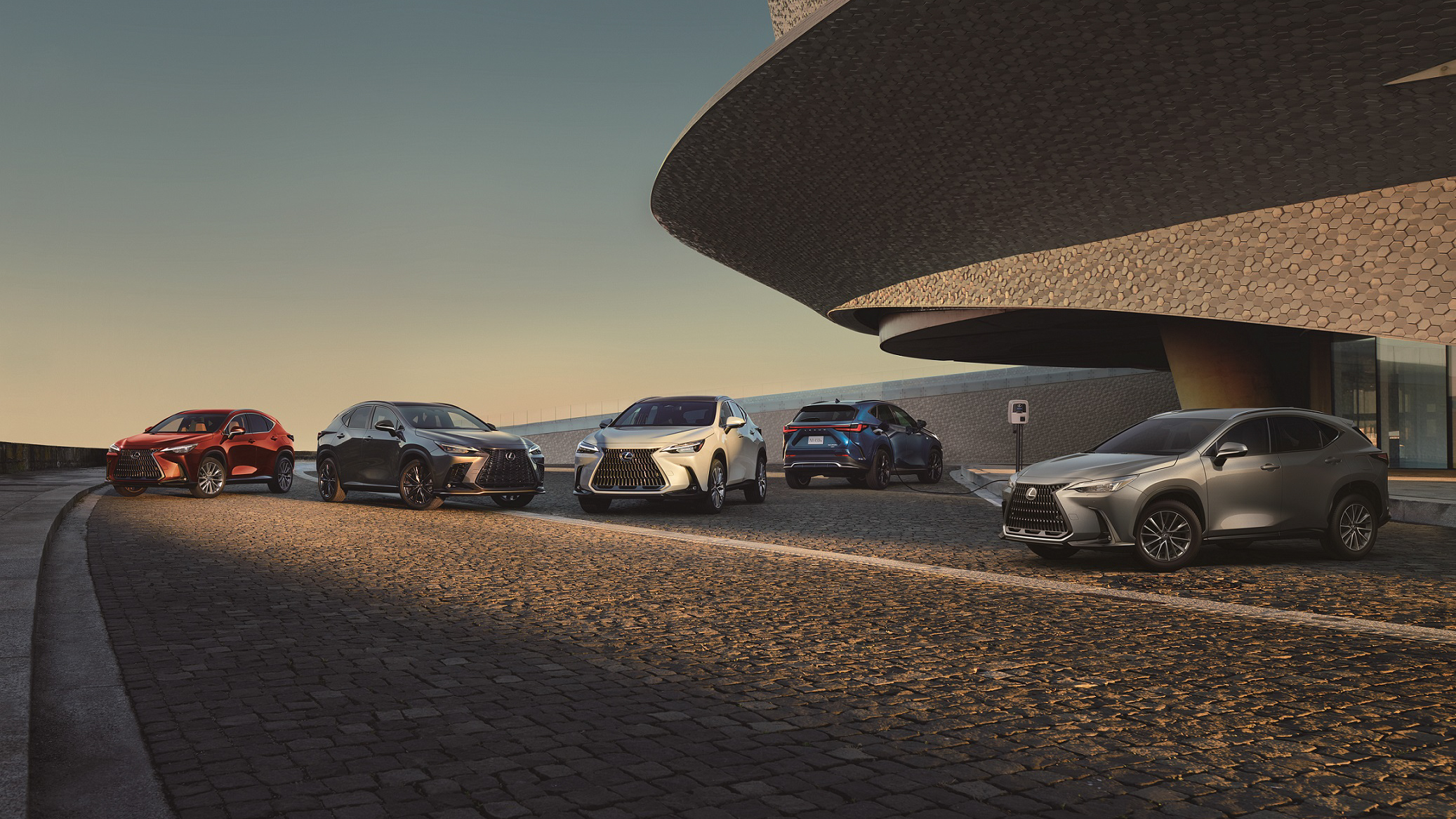 ▲ LEXUS 2 月掛牌 2,870 台，寫高級車市場同期歷史新高！