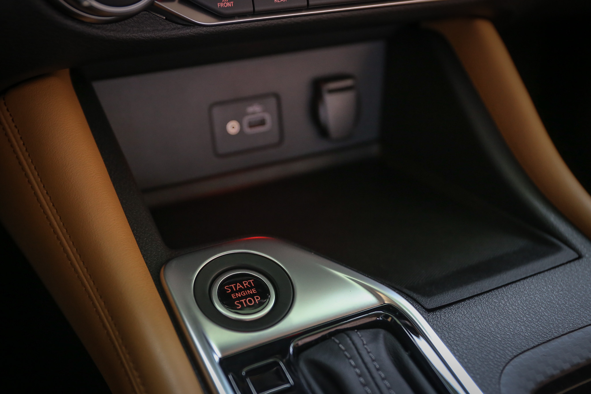 I-Key 與 Push Start 功能為新世代 Sentra 車系必備。