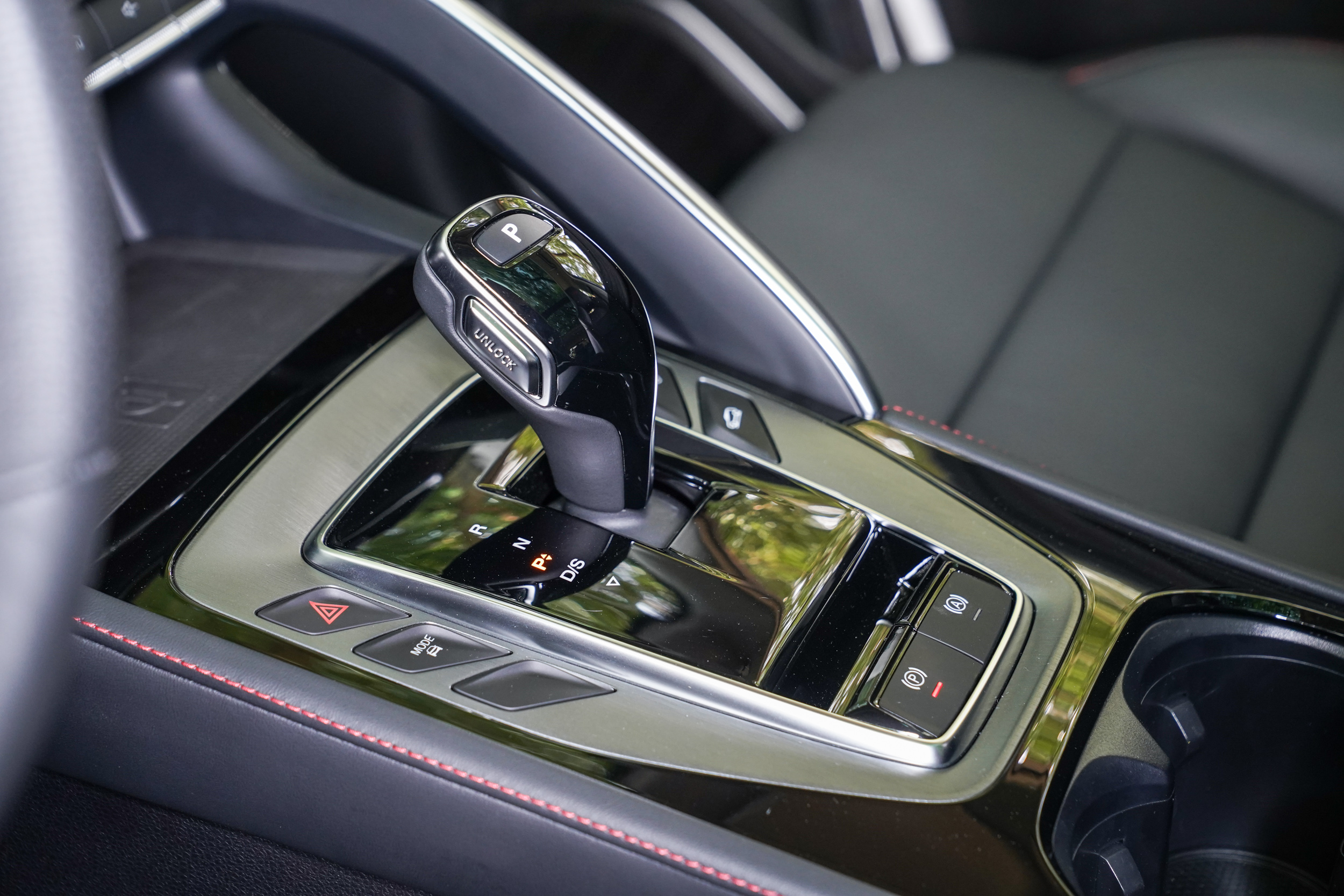 動力銜接 7 速雙離合器自手排變速系統,但整體換檔感受不若其他雙離合器自手排來得富運動感。