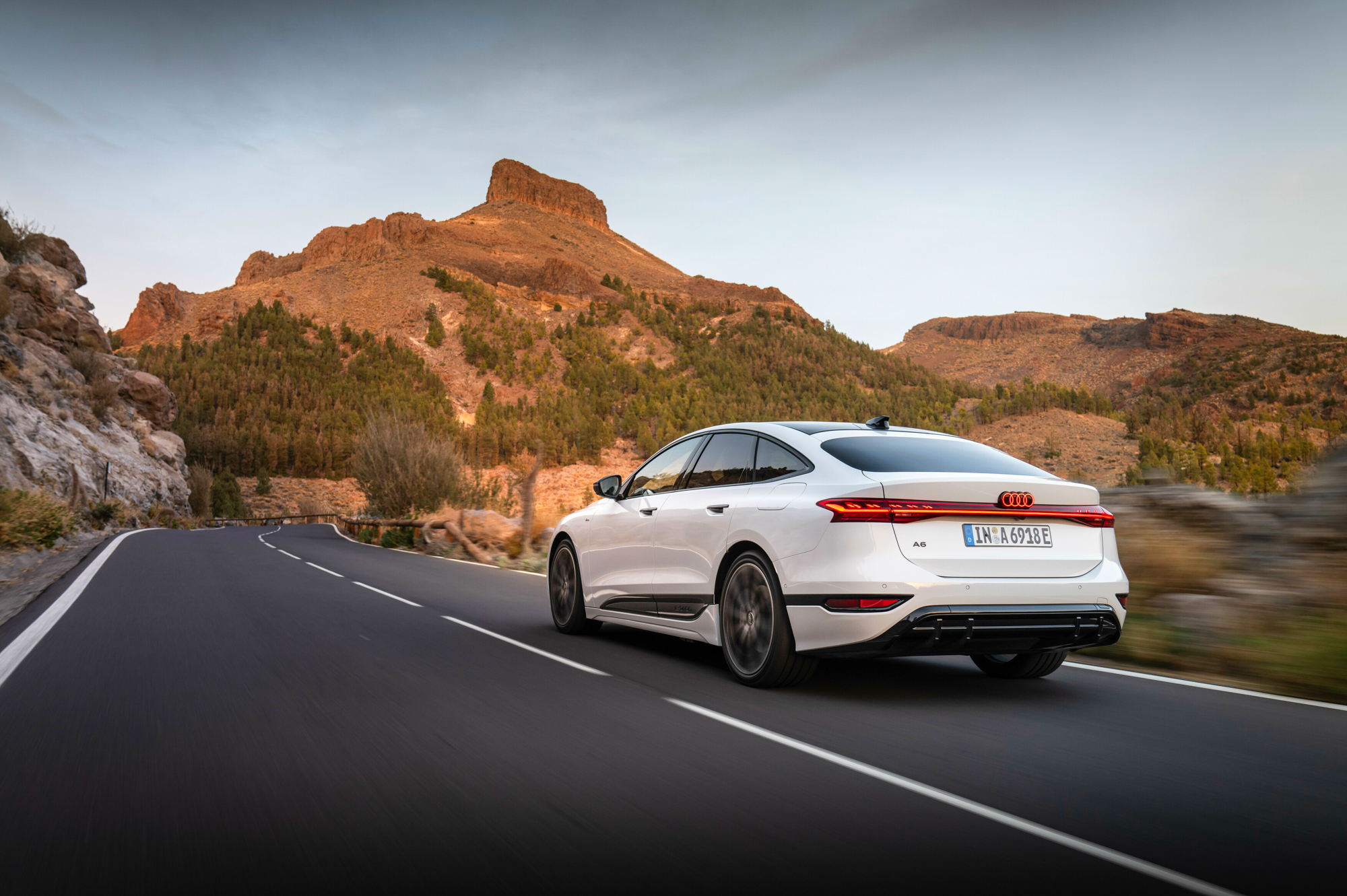A6 Sportback e-tron。