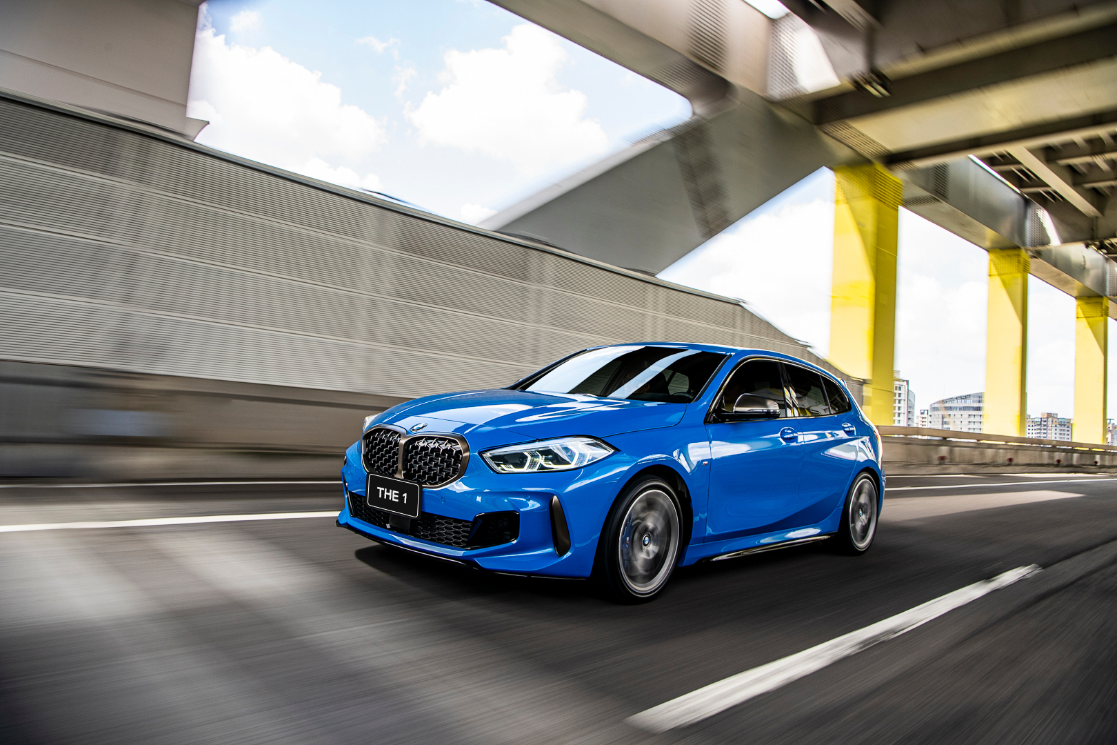 全新 BMW 1系列，本月入主可享低月付 9,900 元起多元分期方案。