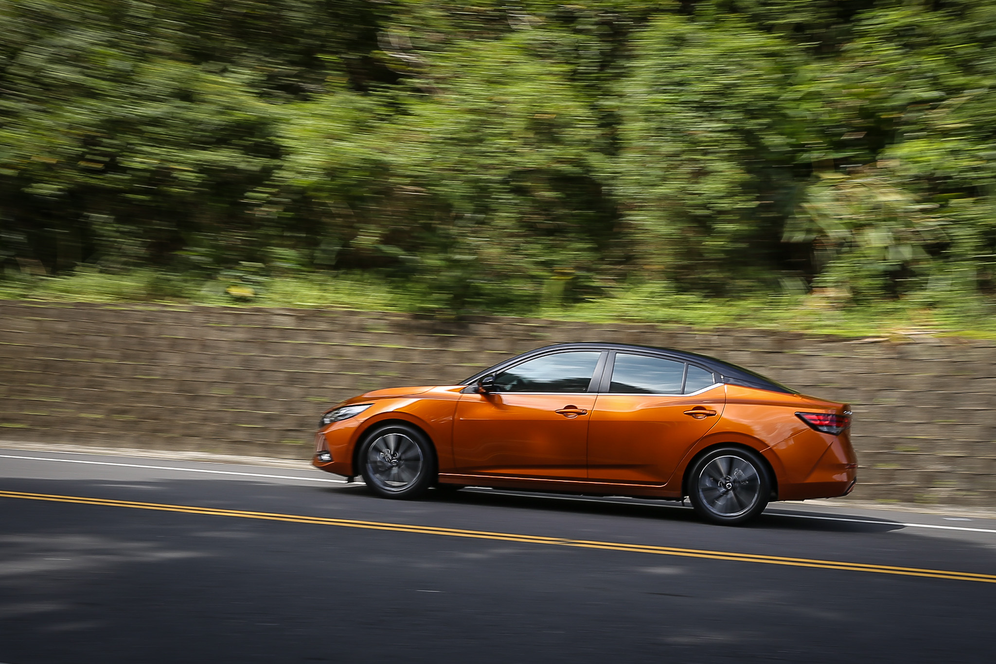 原廠數據顯示平均油耗可達 17.7km/L,可說是同級中最優異代表。