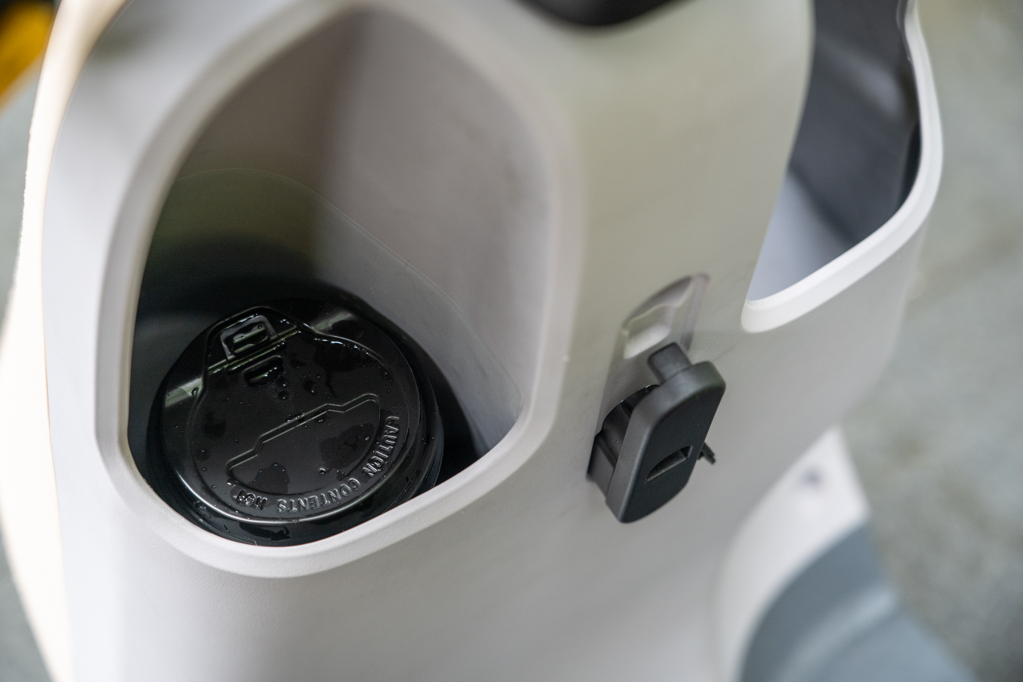 兩大置杯空間相當實用。