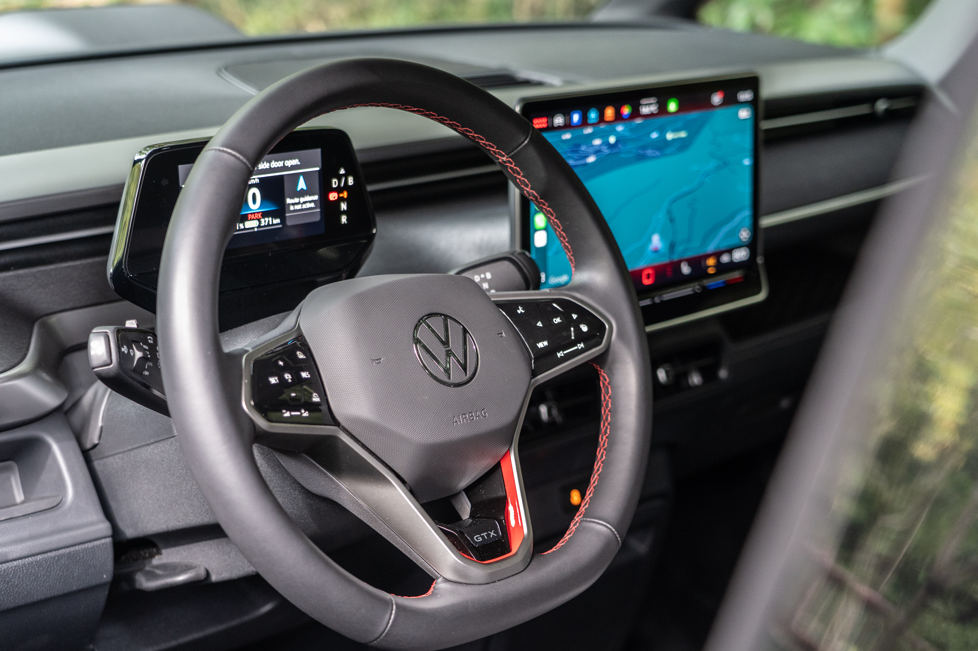 三輻多功能方向盤具備加熱功能。