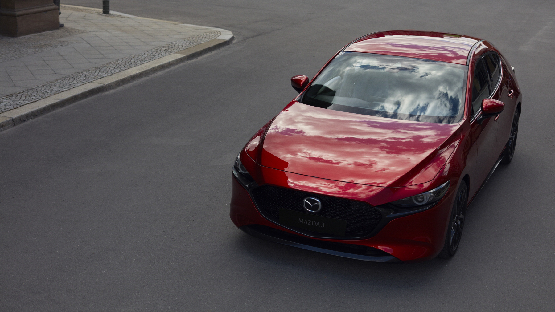 27 年式 MAZDA 3 配備調整，增列安全科技配備！
