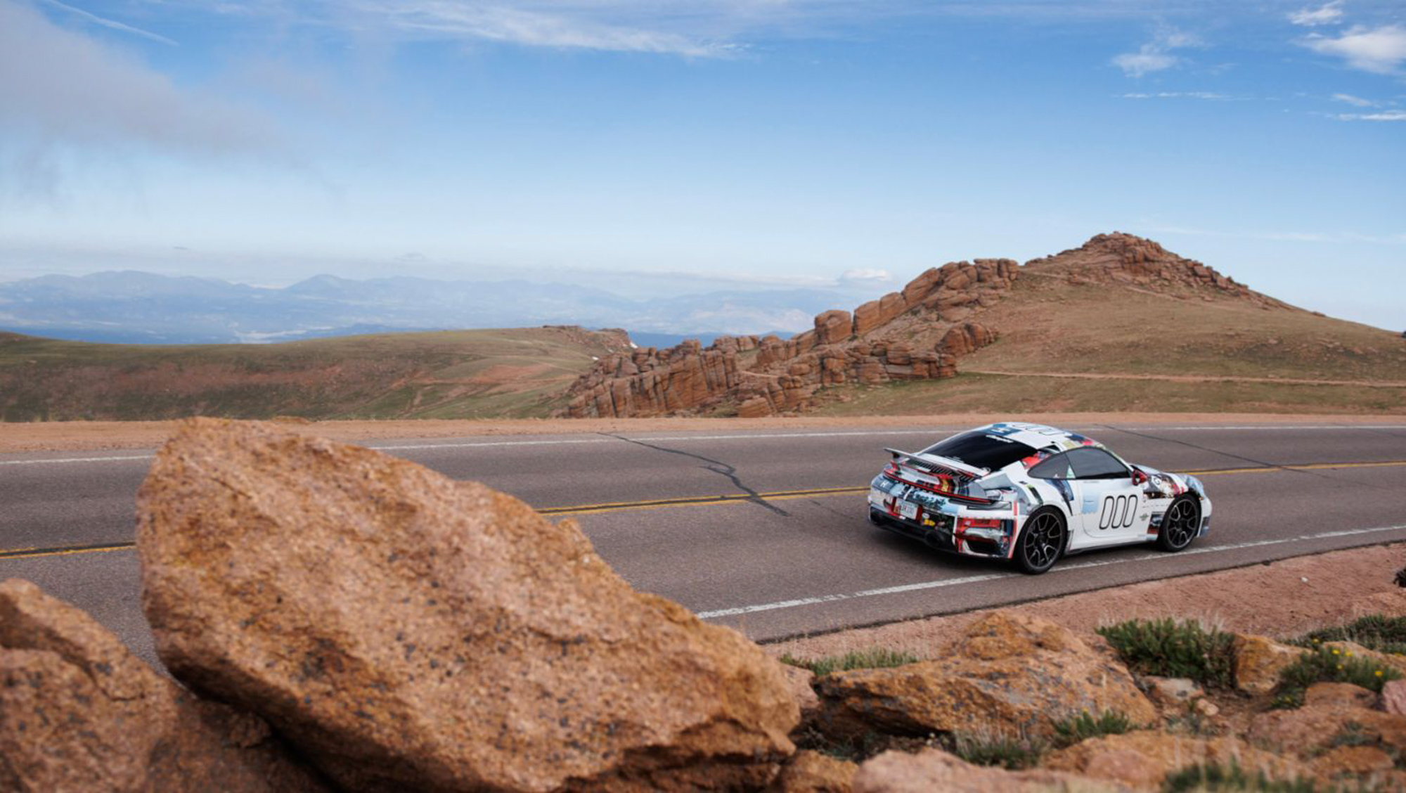 保時捷 911 Turbo S 性能驚艷派克峰爬山賽！