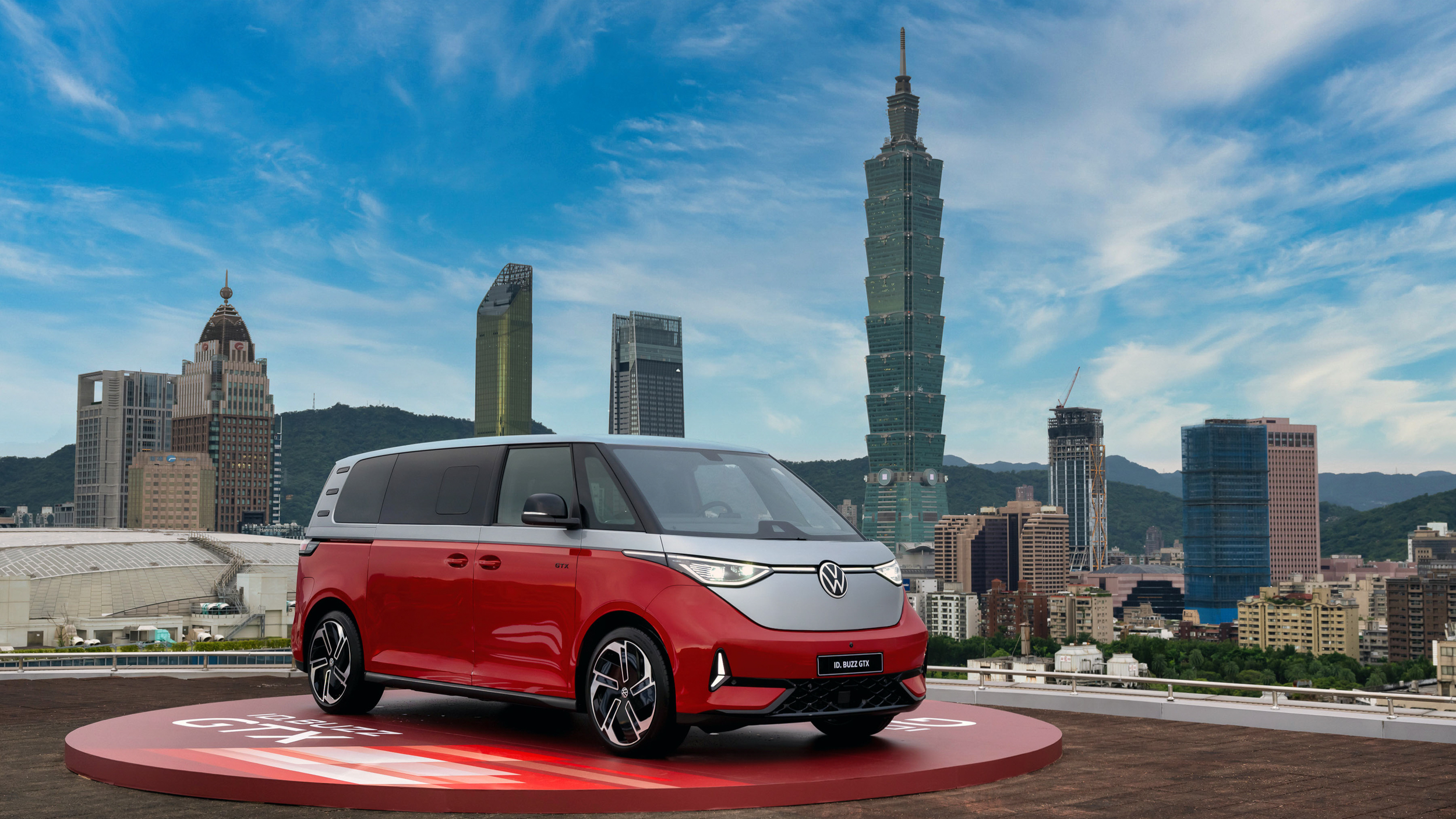 售價低於德國母廠設定！VWCV 福斯商旅 ID.BUZZ 性能旗艦 GTX 車型 269.8 萬起發表上市！