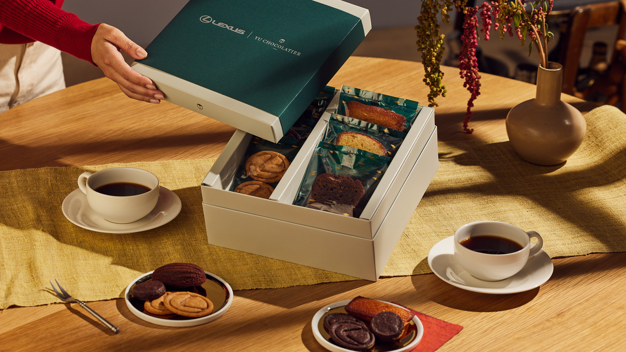 Lexus 攜 Yu Chocolatier 畬室 推出限量春節聯名禮盒