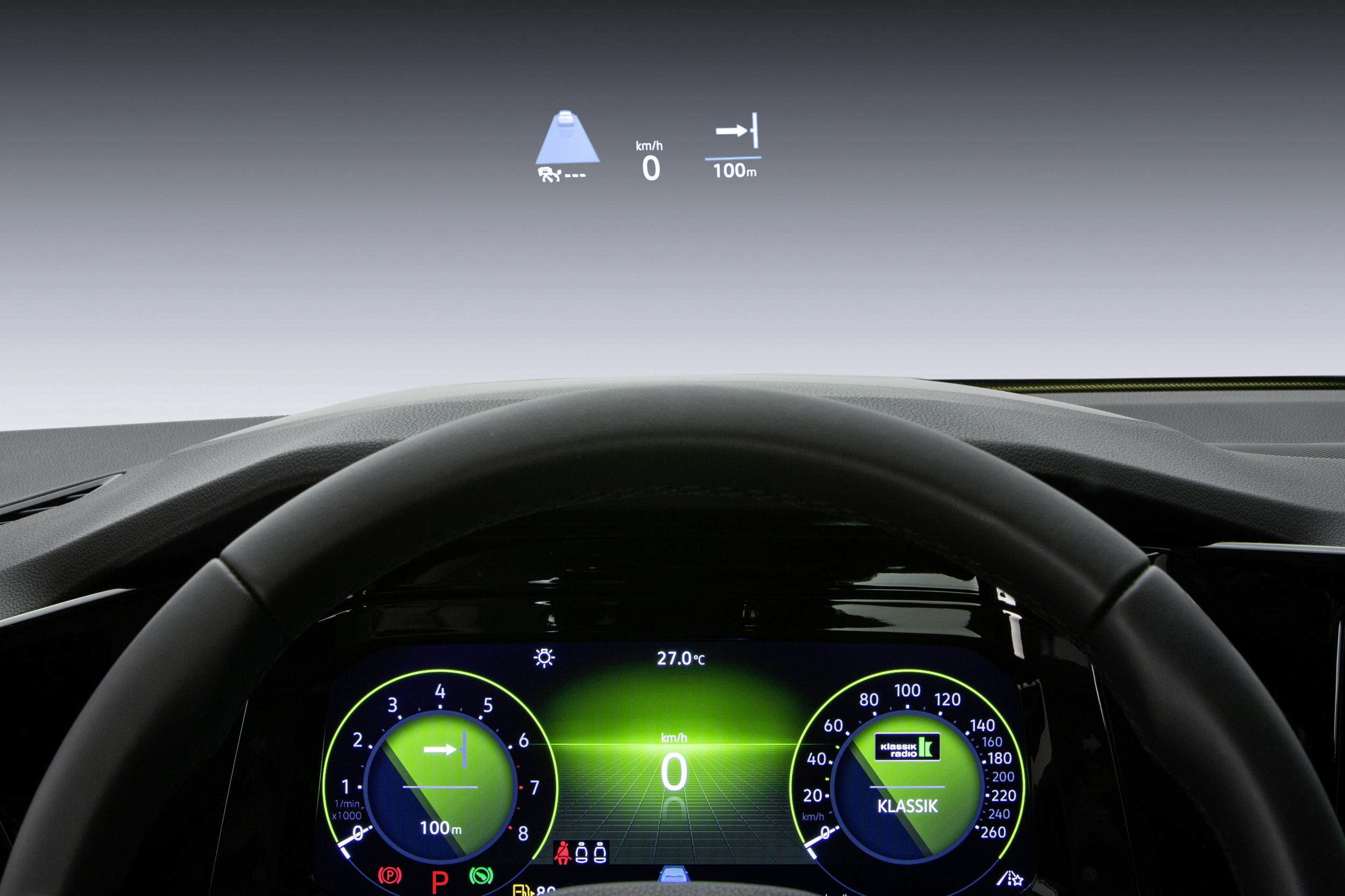 Style 以上車型可選配 HUD 抬頭顯示器(投影式)。