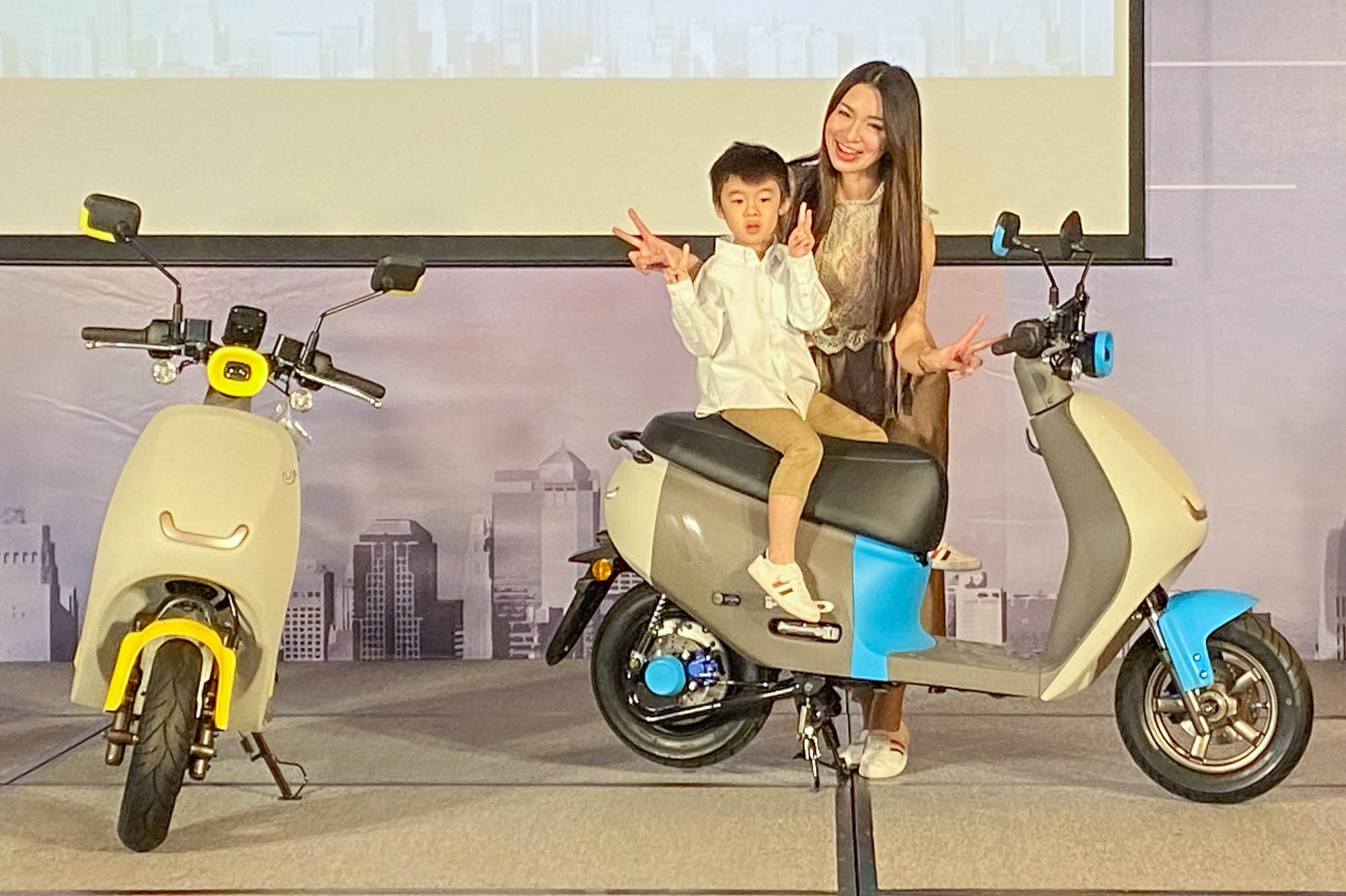 僅有 82kg 車重與超省力中柱設計,相當適合女性騎士騎乘,媽媽騎車載小孩更是相當適合!