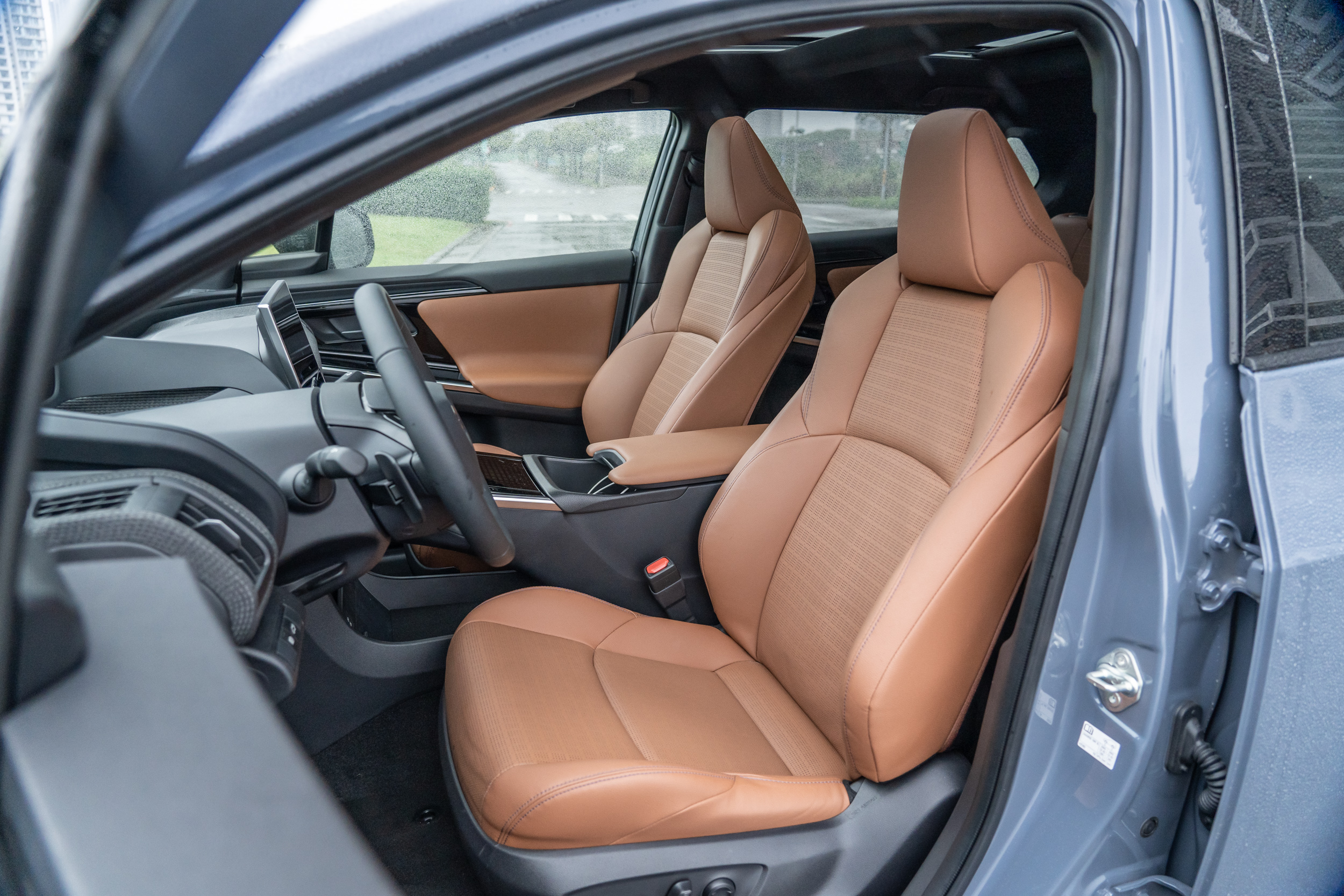 前、後座椅的乘坐品質基本上都在水準之上。