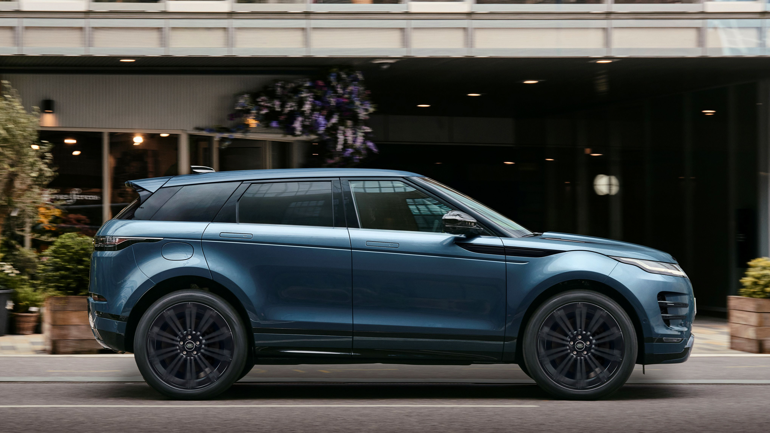 Range Rover Evoque 26 年式車型提前確認，增列都會魅影版售價 228 萬起！