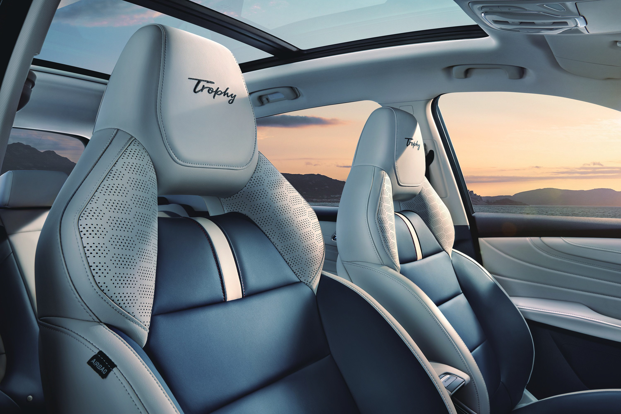 HS PHEV馭電版不僅有電幻灰與電掣白兩種車色,若消費者選購HS PHEV電掣白車色,還可依據喜好選擇冰峰白或夜幕黑兩種內裝顏色。