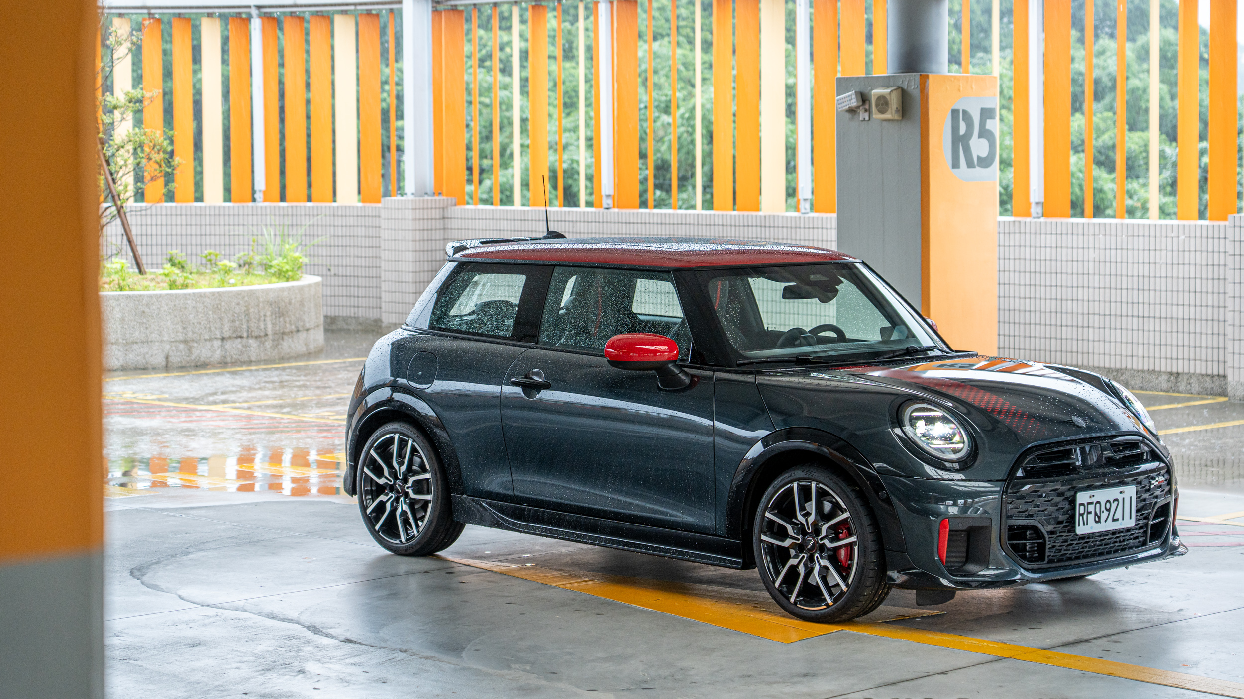 多了份溫柔，不代表好欺負！Mini John Cooper Works 試駕