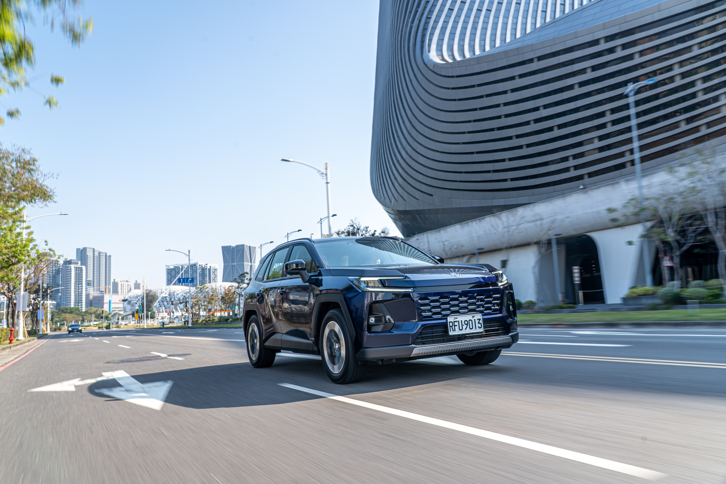 車身剛性的提升，讓整體駕馭感受更為紮實且穩定。