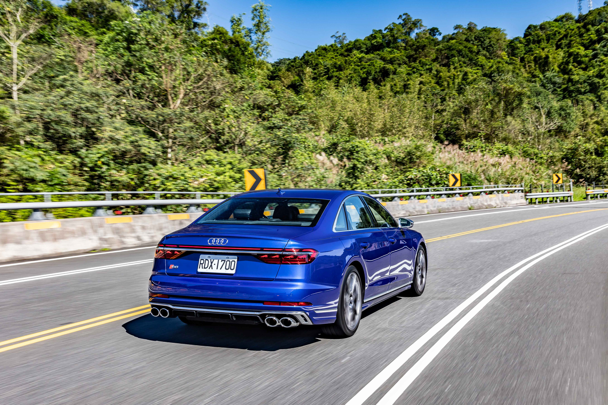 何曾想過因為 quattro 的出現，Audi 居然能夠讓如此龐然大物設定地如此靈活可控。