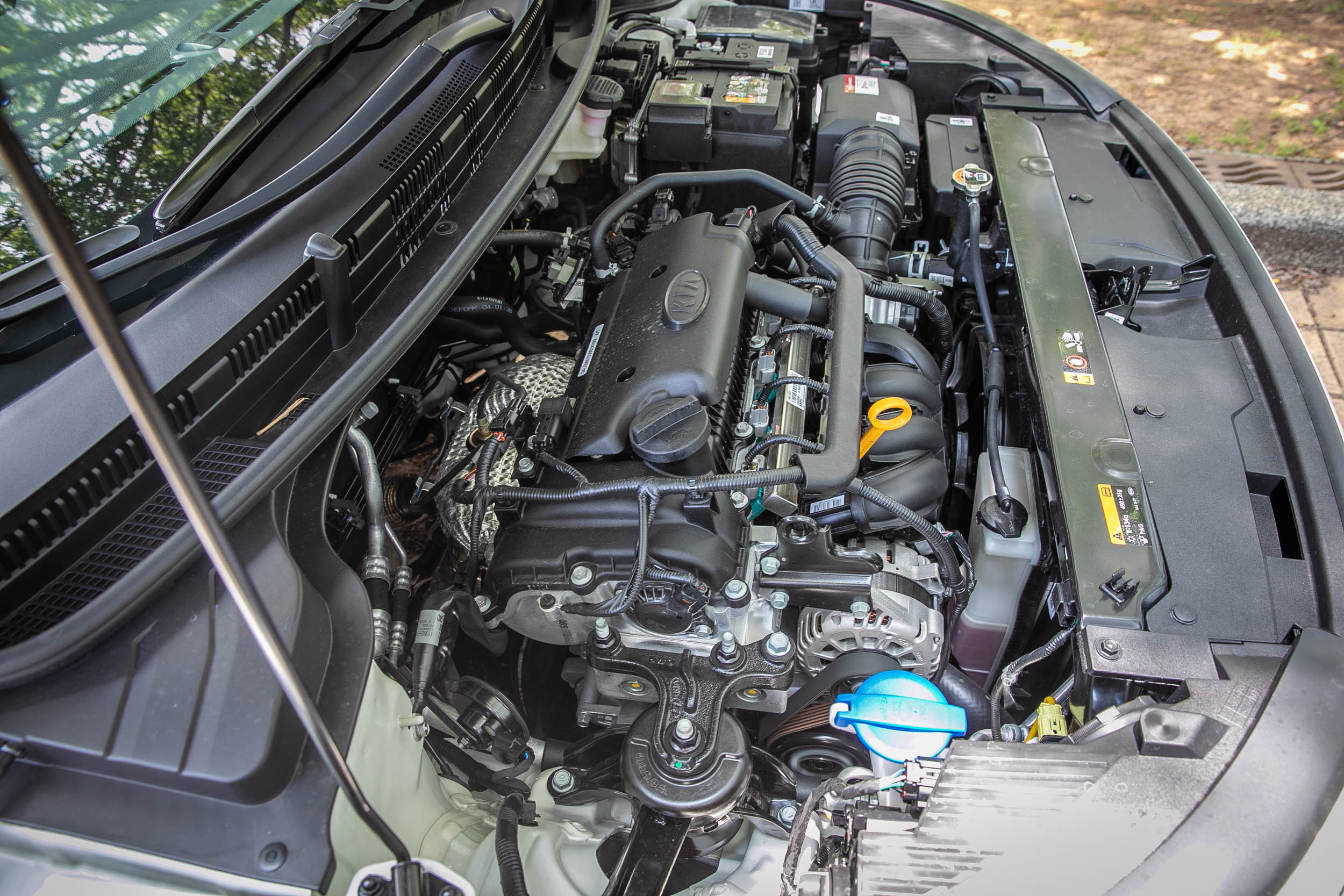 Stonic 1.4 驚艷版搭載 1368c.c.直列四缸汽油引擎,運轉精緻度贏過三缸設定的 1.0T 車型,最大馬力為 100ps / 6000rpm,最大扭力為 13.6kgm / 4000rpm。