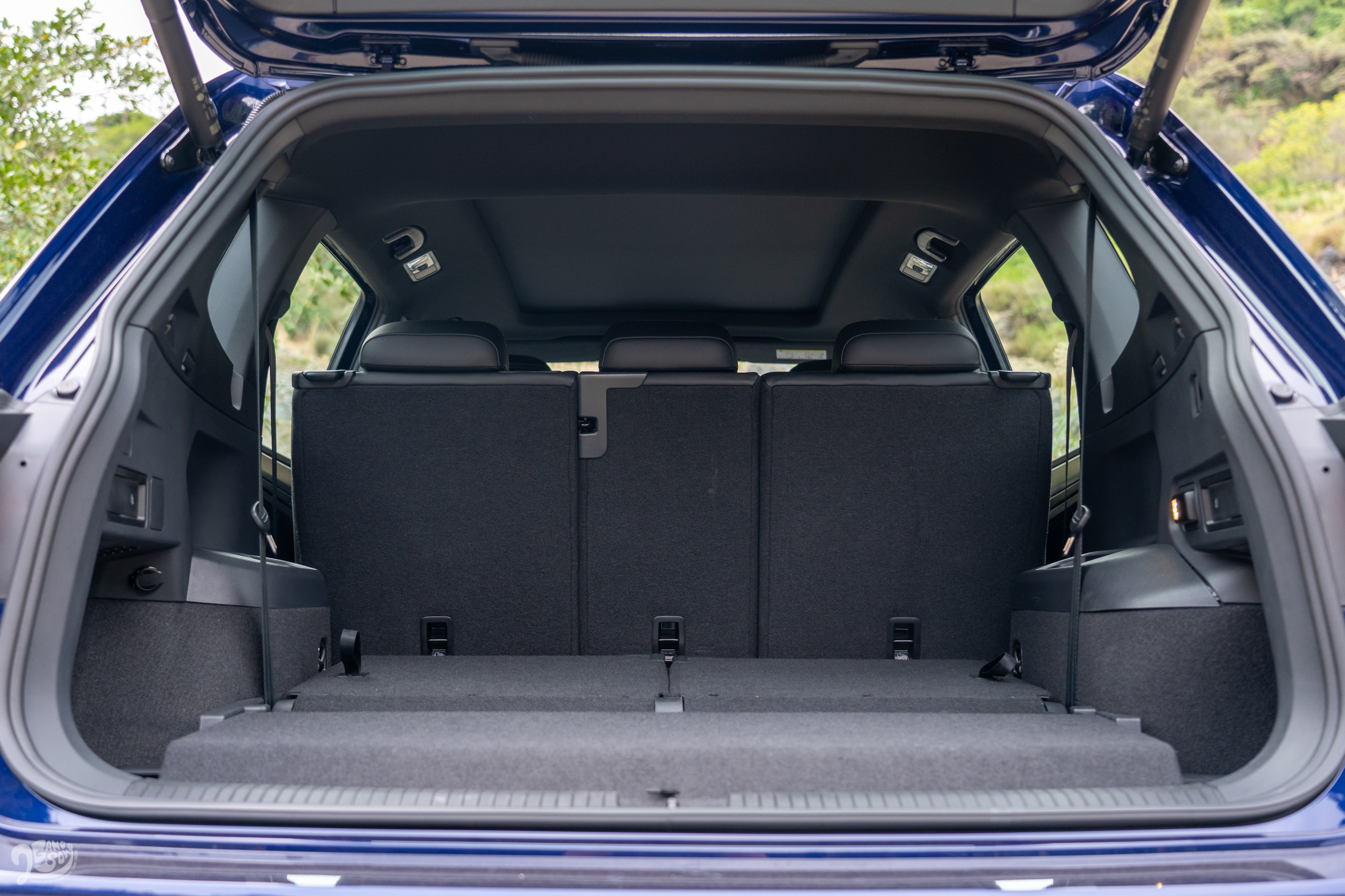 會選購 5+2 車型,無非就是需要更靈活、寬廣的空間,本車擴充量能高達 1,775 L 的容積絕對不會讓你失望。