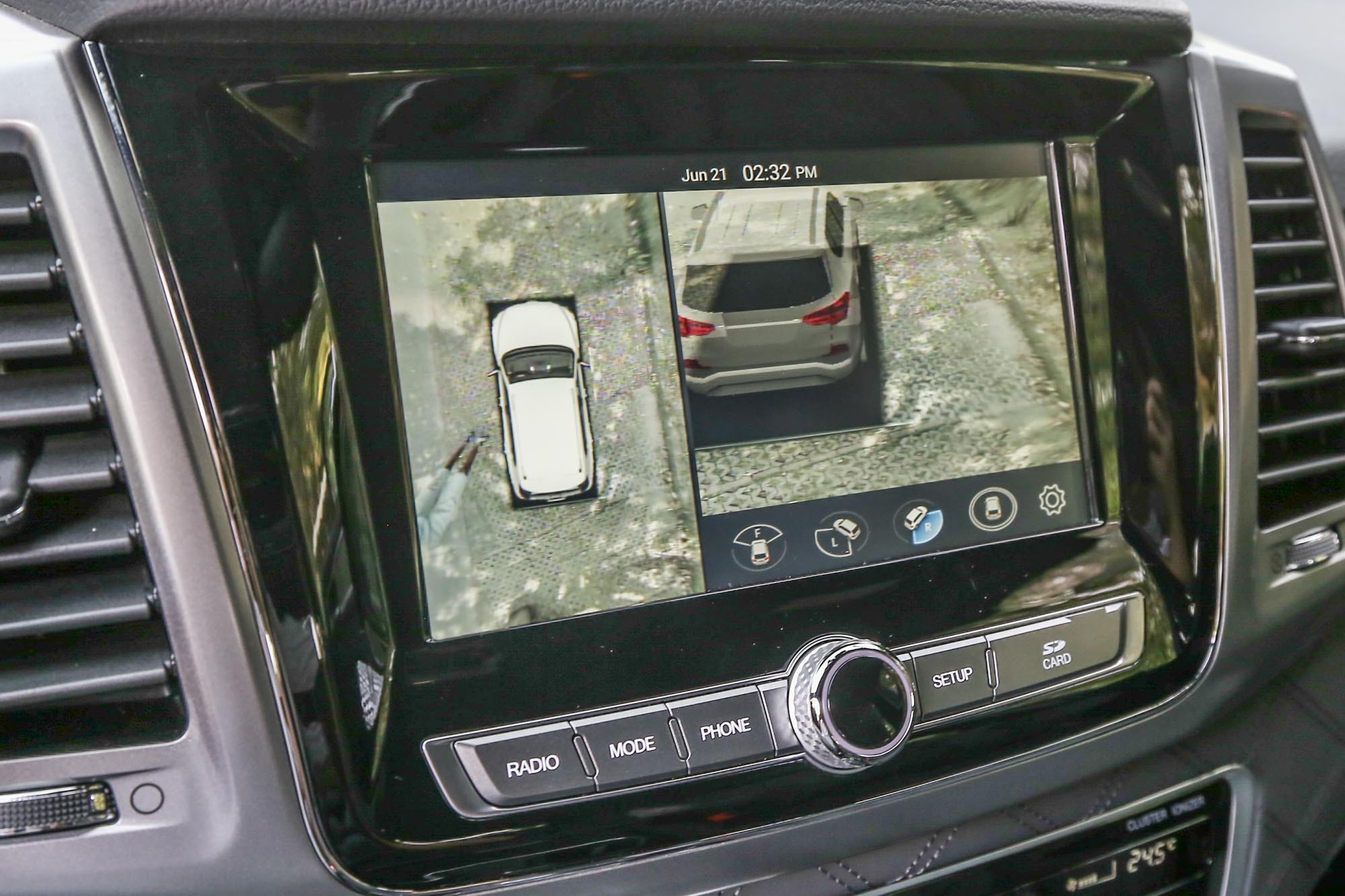 立體環景攝影系統大幅增加駕駛掌握車身周邊相對環境的能力，也可減少碰撞憾事發生。