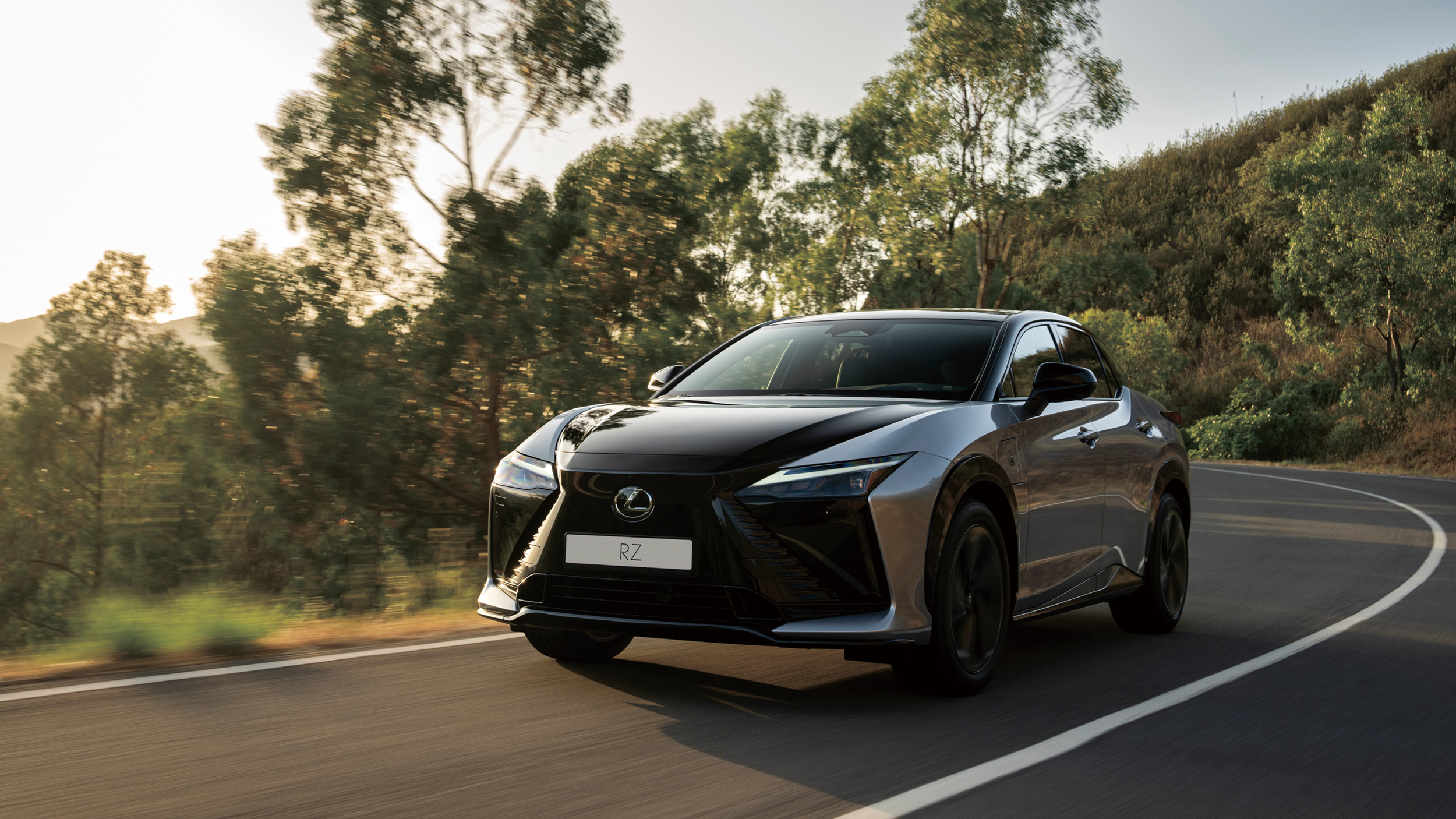 Lexus RZ 500e / RZ 550e F SPORT 215 萬起發表上市！