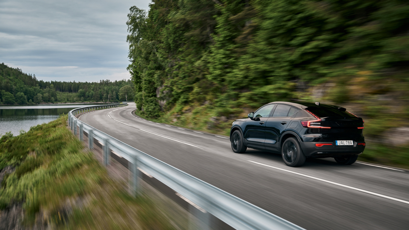 Volvo 40 油、電車系 26 年式全面更迭，售價 169 萬起！