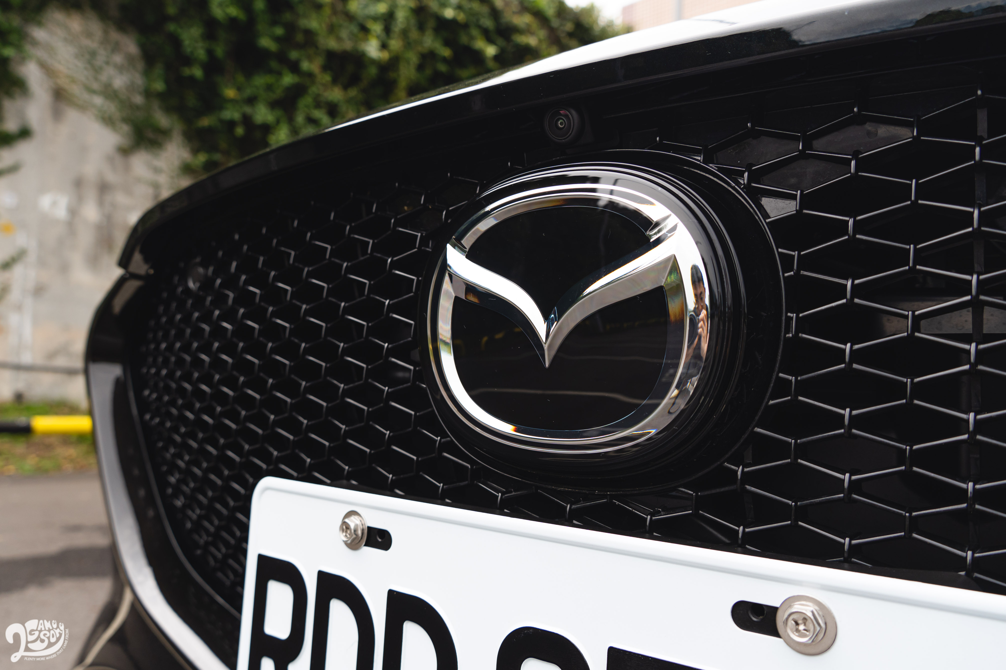 五門全車系、四門旗艦型以上標配曜黑水箱護罩。