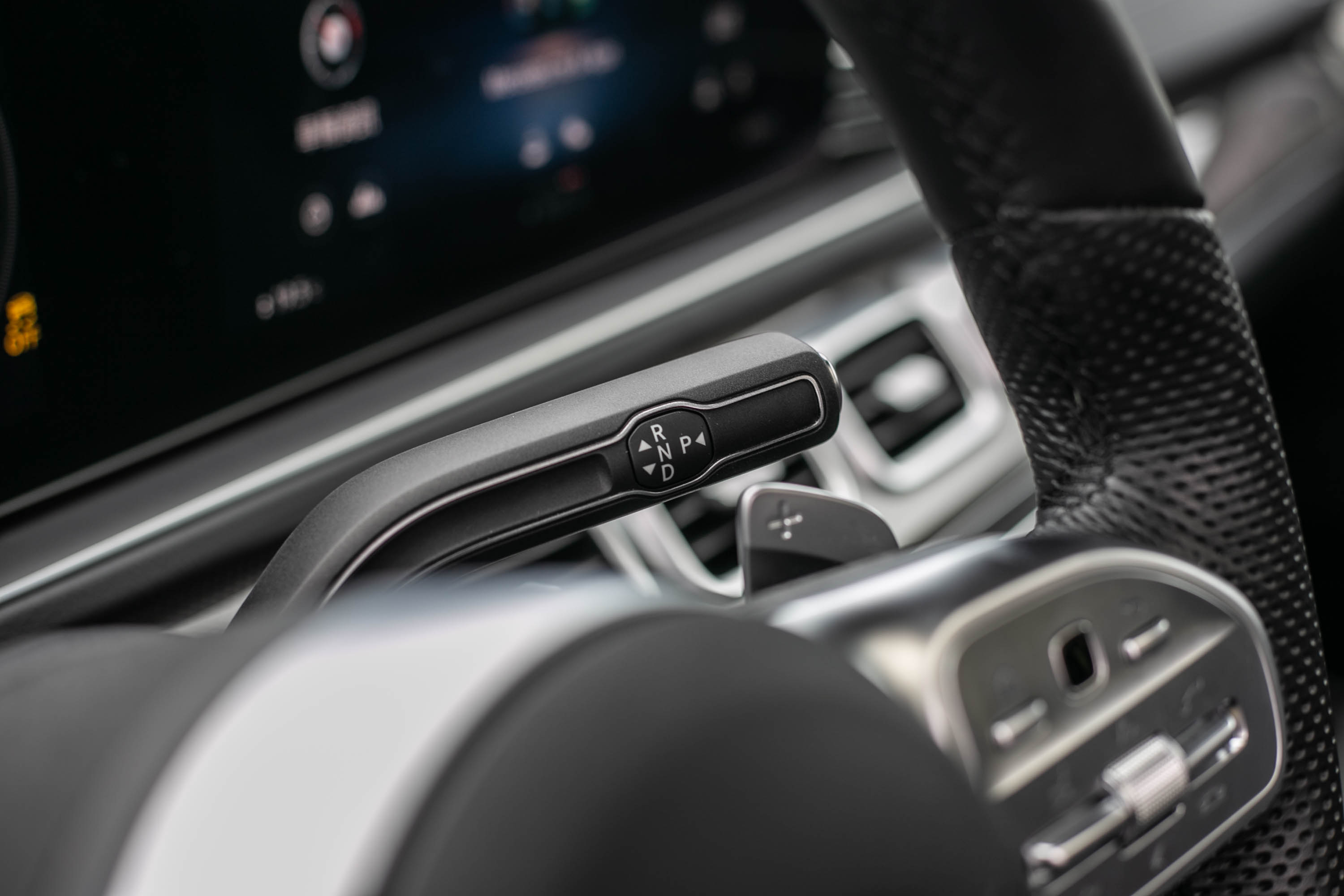 配備 9G-Tronic 九速手自排變速箱。