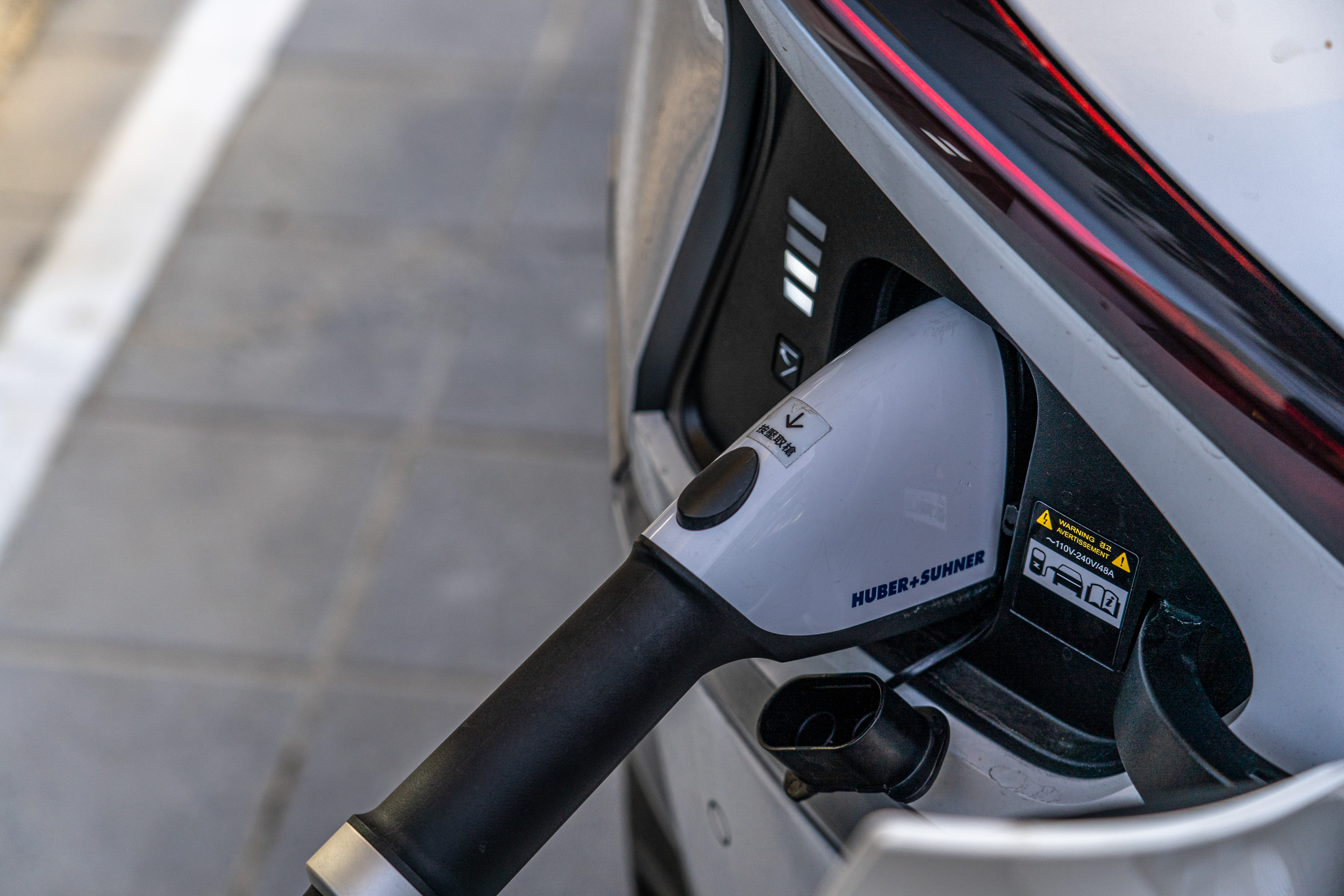 KIA EV6 採 J1772 / CCS1 充電規格,放眼目前台灣的充電環境而言,算得上是主流。