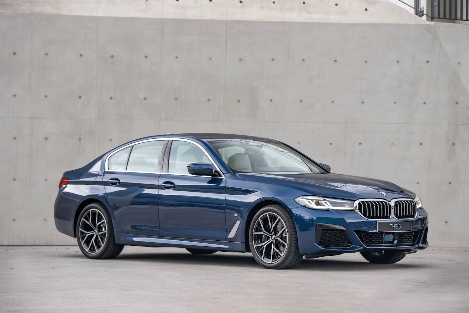 全新BMW 5系列建議售價 265 萬元起。