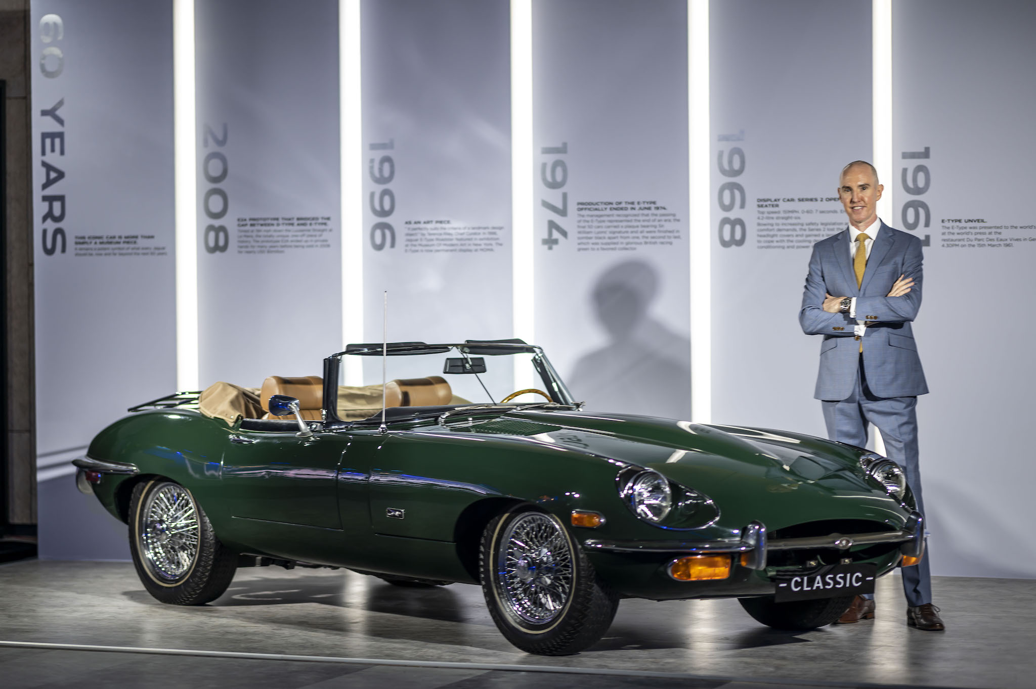 今日 Jaguar F-Type 發表會現場，也同步展示被譽為世界上最美跑車 E-Type。