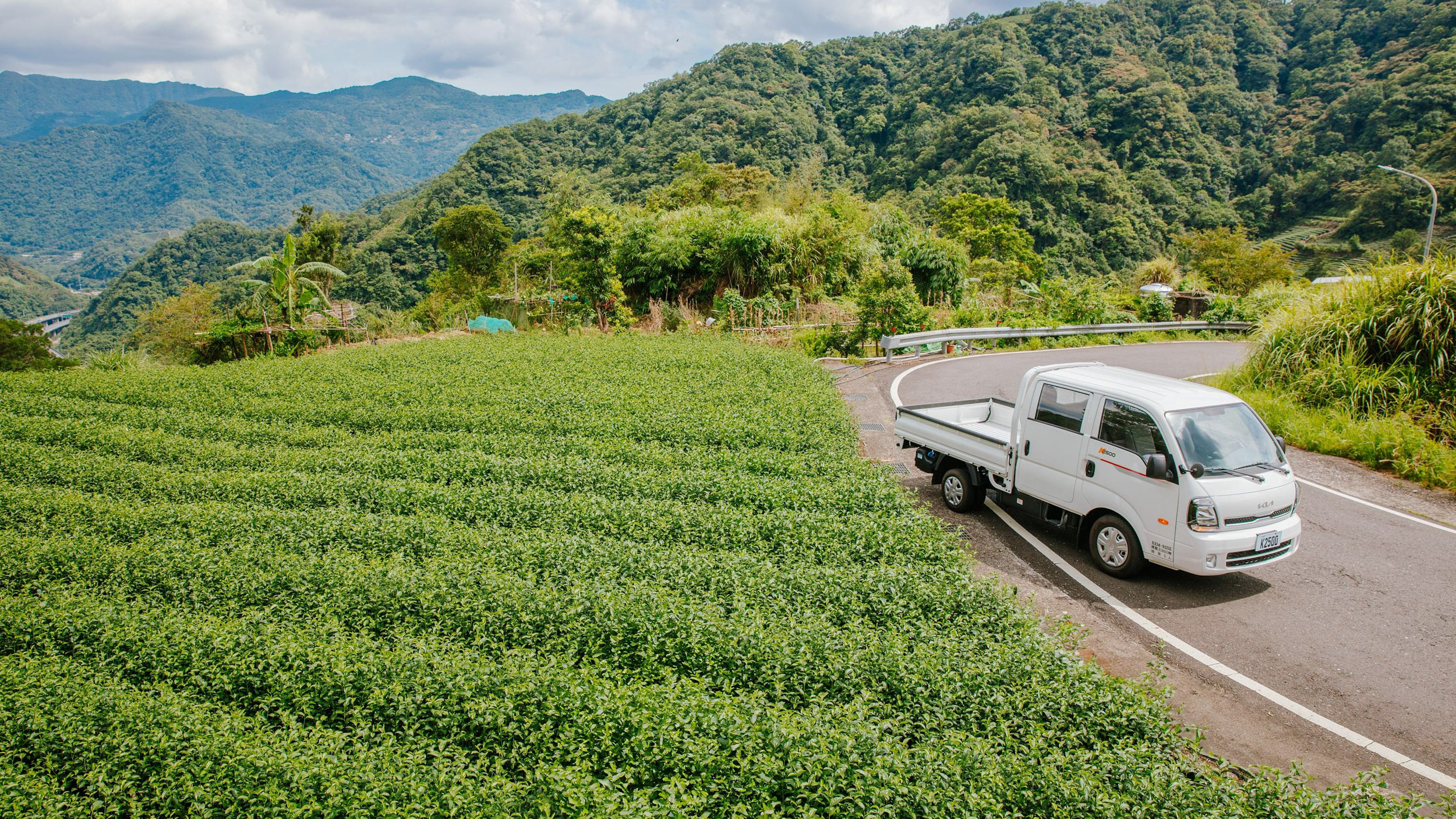 26 年式 Kia 卡旺登場，升級主動啟閉頭燈，本月入主享「零利率+領牌零負擔」！