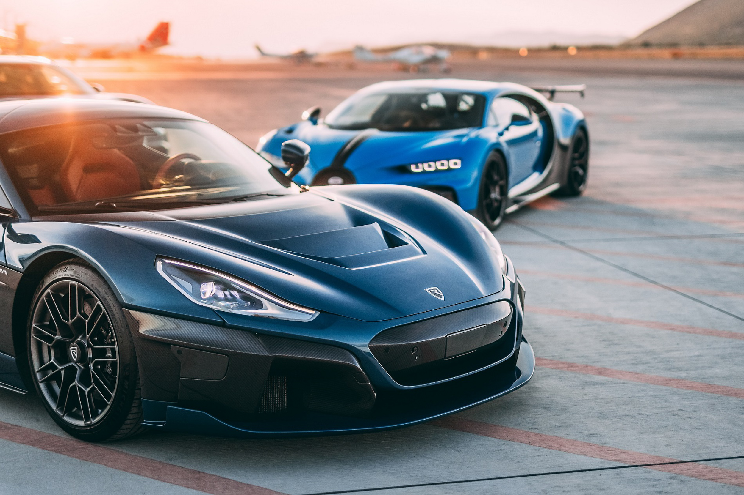 新公司正式成立後,Bugatti 與 Rimac 首先計畫生產兩種超跑車型:Bugatti Chiron 以及純電 Rimac Nevera。